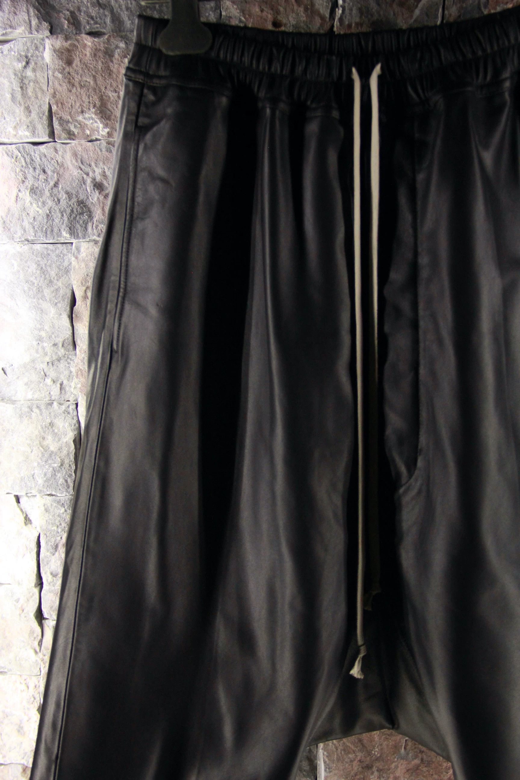 Rick Owens Rick Owens Black Shorts Men 34 Size US 34 / EU 50 - 4 Thumbnail