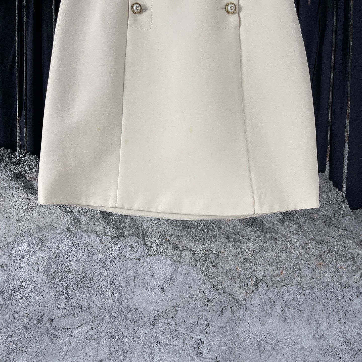 Gucci Gucci Gold Button Mini Skirt Size 38 Size 26" / US 2 / IT 38 - 6 Thumbnail