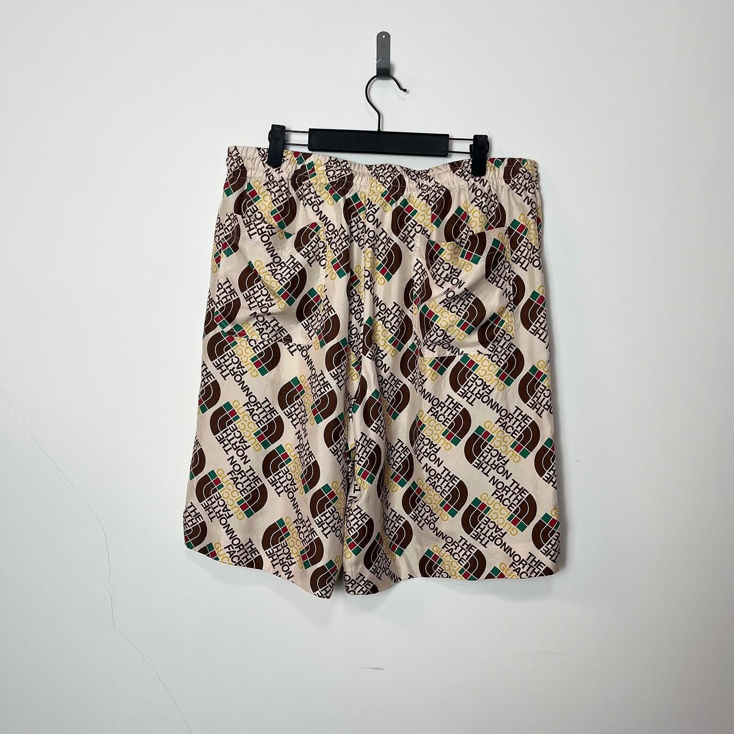 Gucci Gucci x The North Face Logo Print Shorts Size 52 Size US 36 / EU 52 - 2 Thumbnail