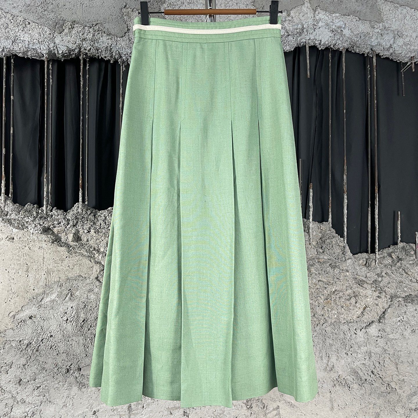 Gucci Gucci Green Pleated Midi Skirt Size 38 Size 26" / US 2 / IT 38 - 2 Thumbnail