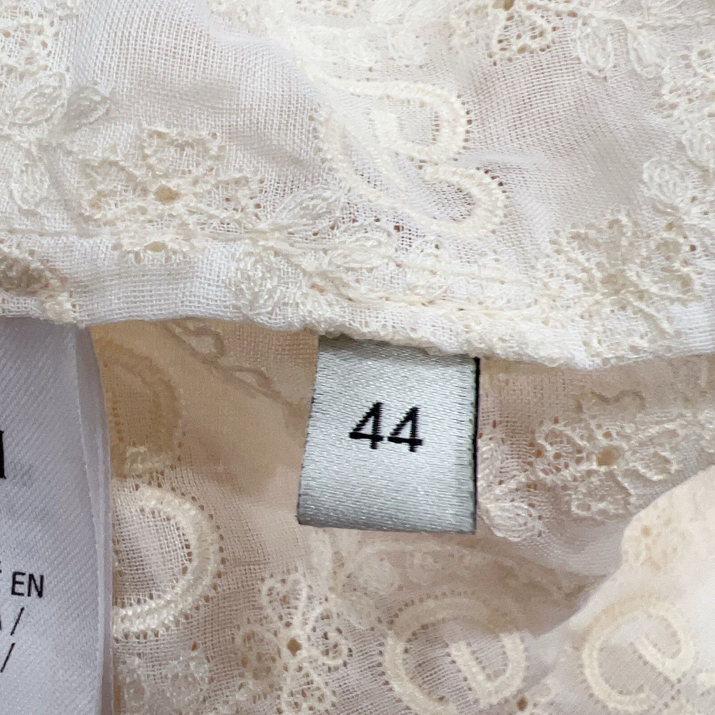 Gucci Gucci GG Embroidery Peter Pan Collar Blouse Size 44 Size M / US 6-8 / IT 42-44 - 5 Thumbnail