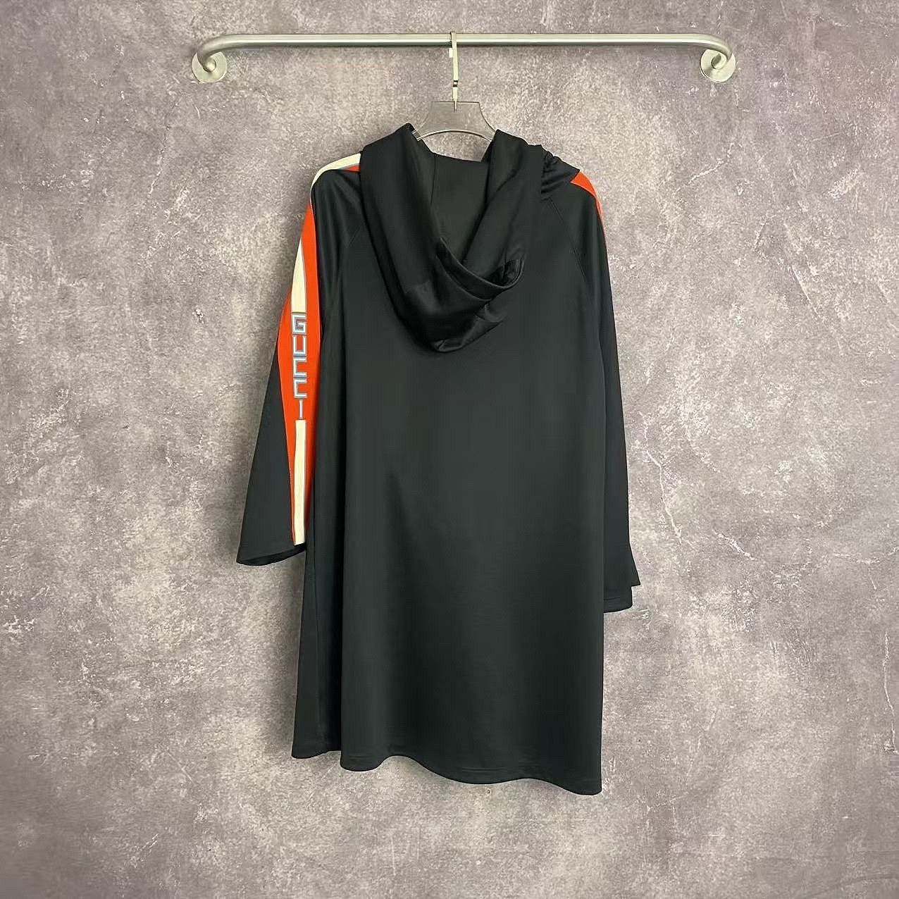 Gucci Gucci Logo Sleeve Hoodie Dress IT 40 Size S / US 4 / IT 40 - 2 Thumbnail