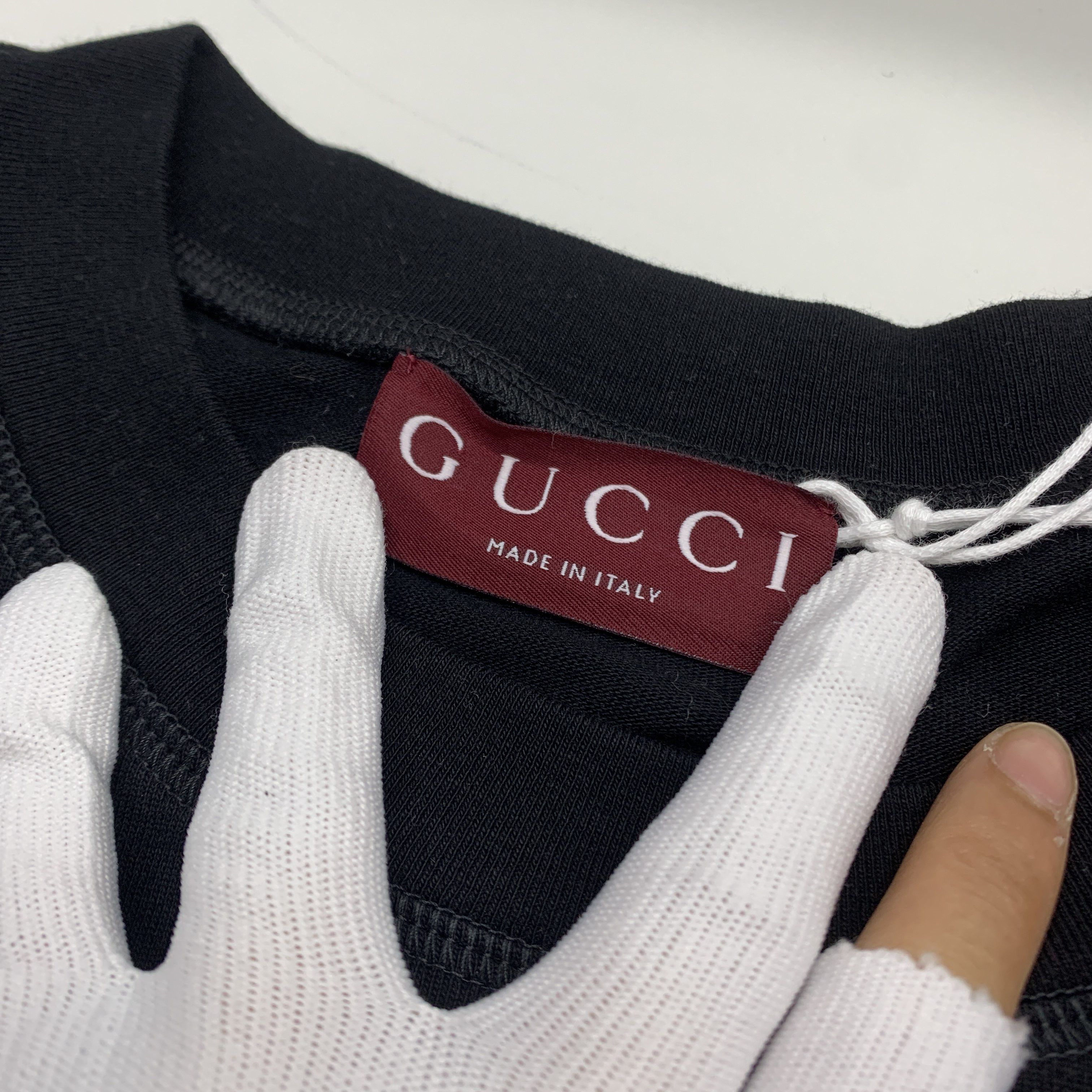 Gucci Gucci Logo Graphic T-Shirt Size M Size US M / EU 48-50 / 2 - 3 Thumbnail