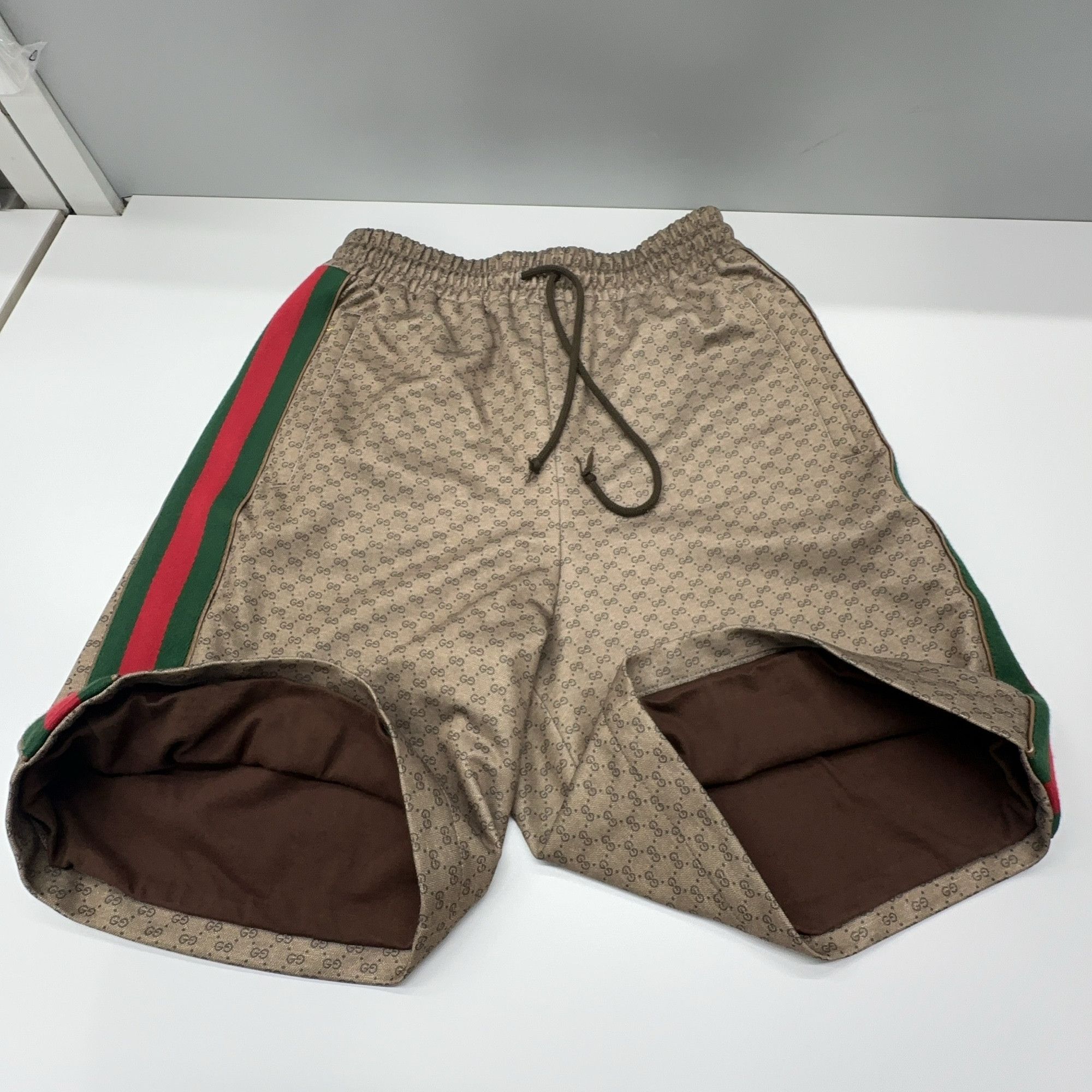 Gucci Gucci GG Logo Web Stripe Shorts Size 28 Size US 28 / EU 44 - 6 Thumbnail
