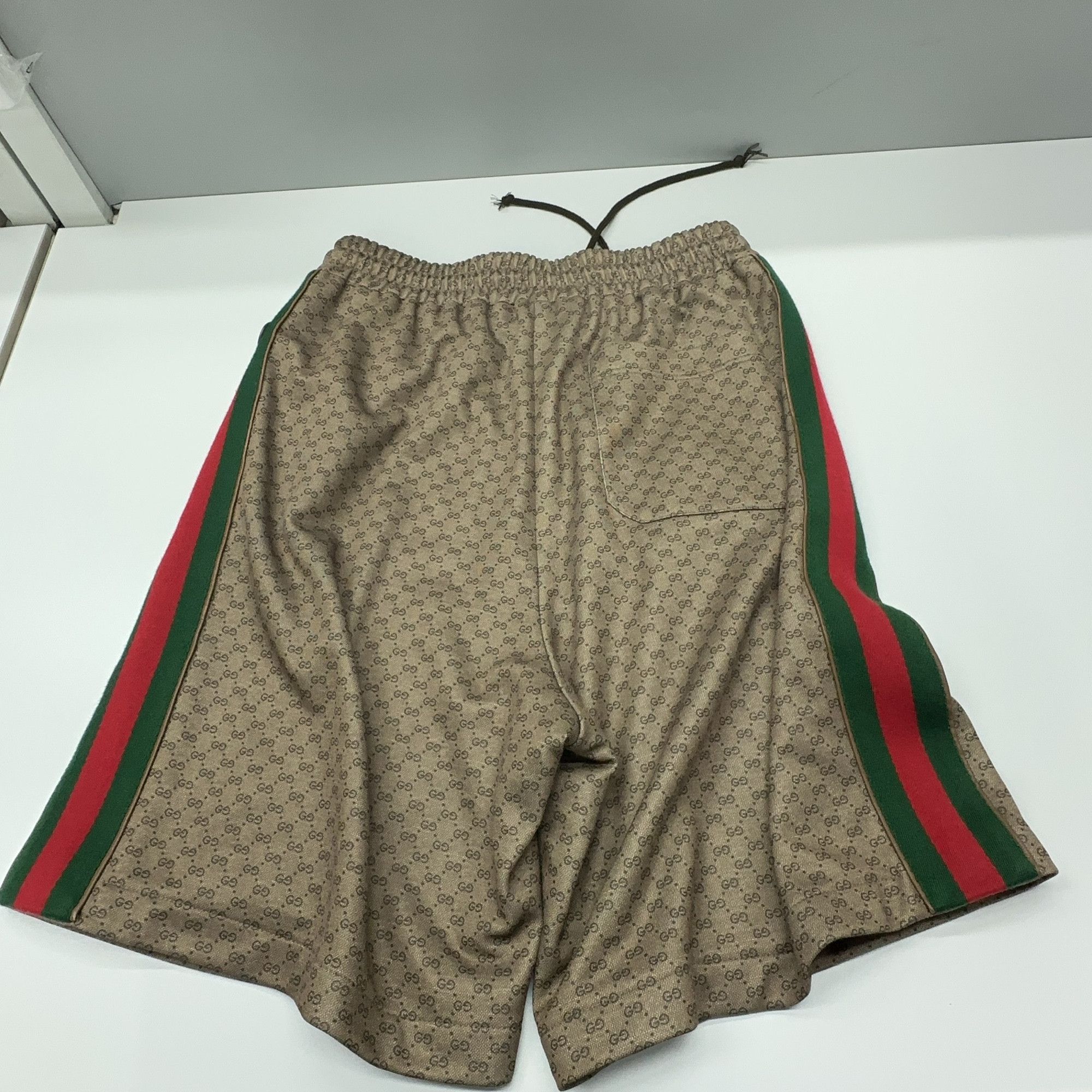 Gucci Gucci GG Logo Web Stripe Shorts Size 28 Size US 28 / EU 44 - 9 Thumbnail