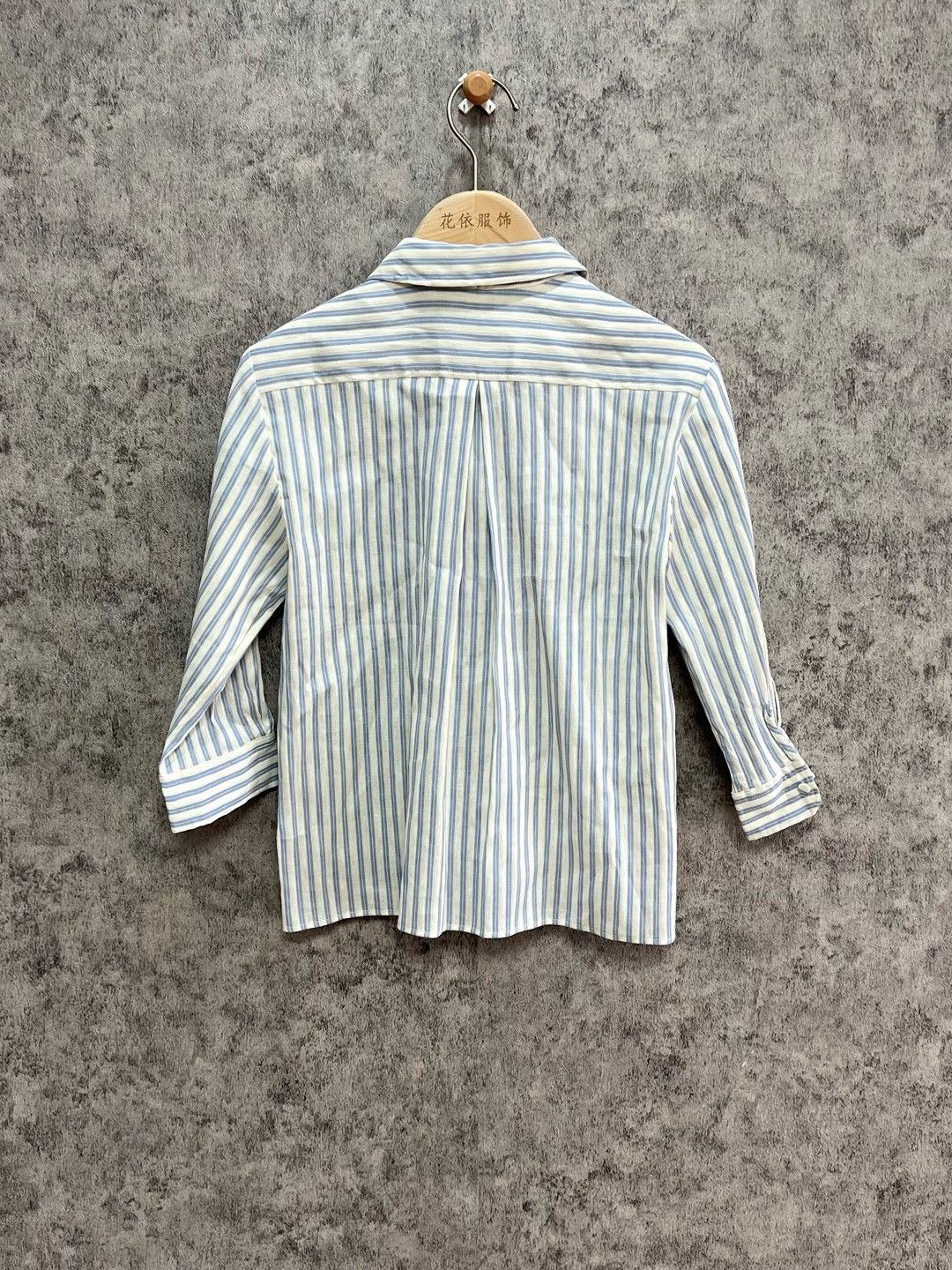Gucci Gucci Striped Floral Patch Button Up Size 36 Size XS / US 0-2 / IT 36-38 - 2 Thumbnail