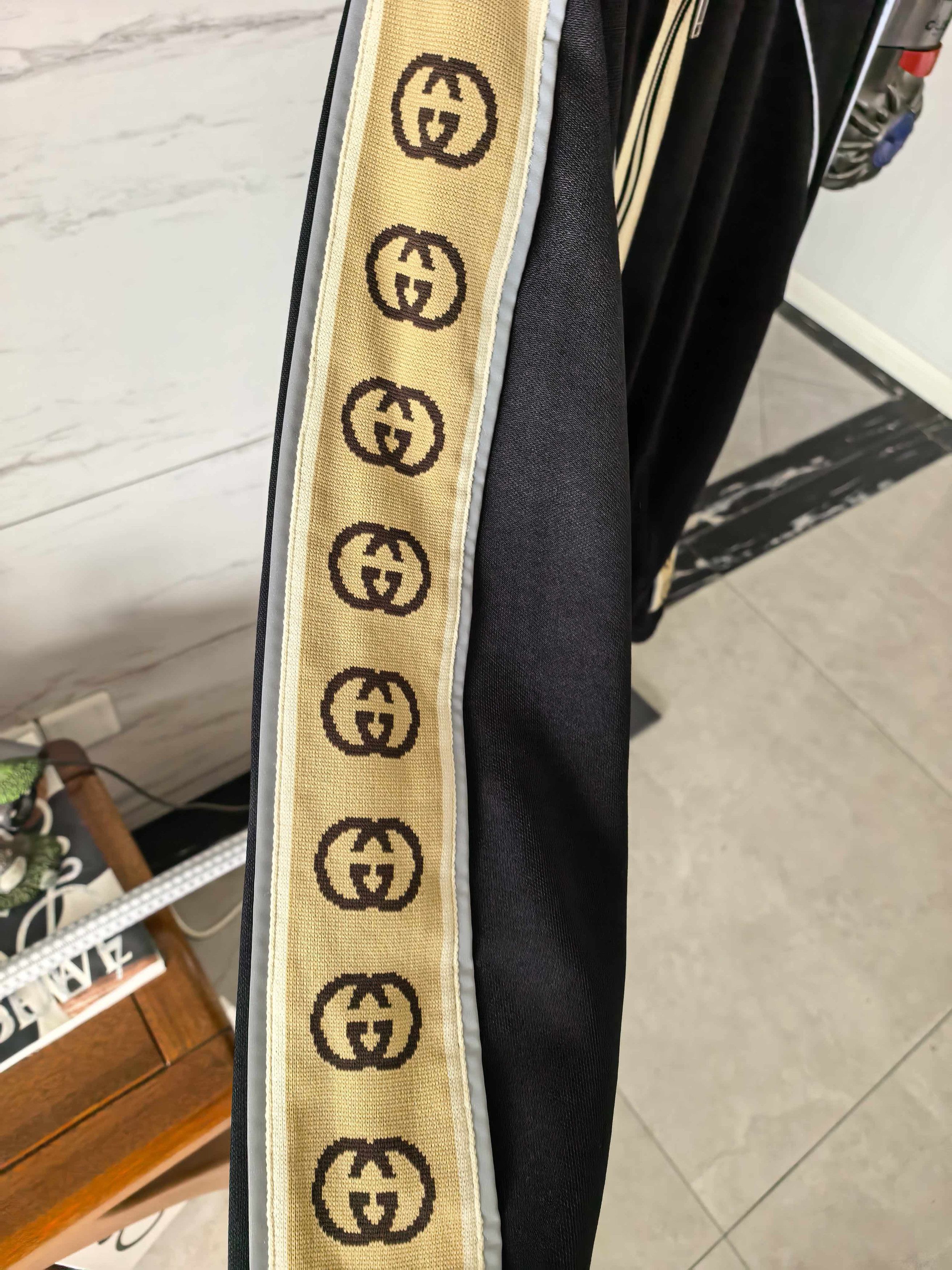Gucci Gucci GG Logo Side Stripe Track Jacket Size L Size US L / EU 52-54 / 3 - 8 Thumbnail