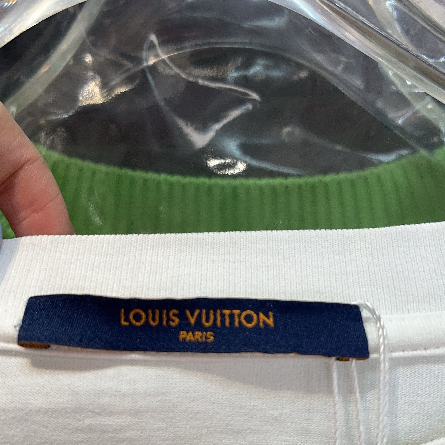 Louis Vuitton Louis Vuitton Graffiti Logo T-Shirt Size XXL Size US XXL / EU 58 / 5 - 3 Thumbnail