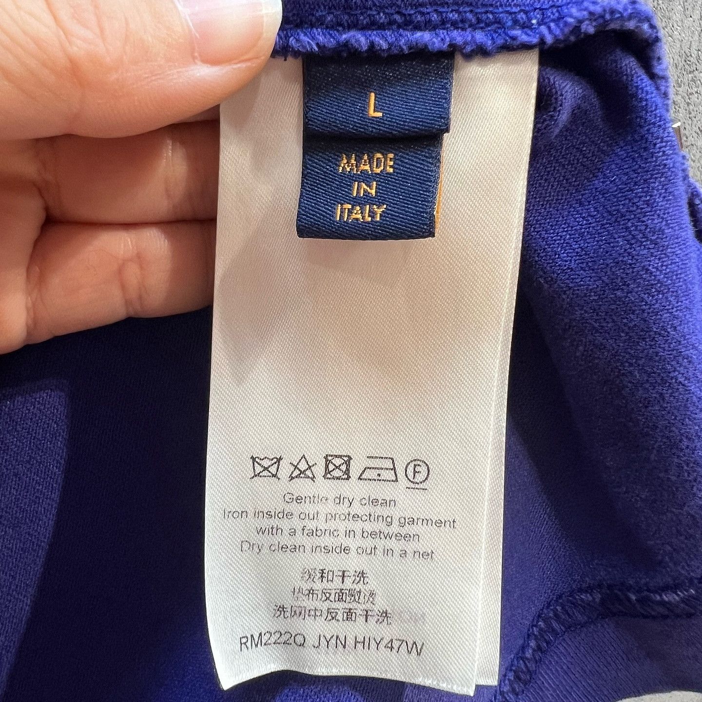 Louis Vuitton Louis Vuitton Blue Staple Edition T-Shirt Size L Size US L / EU 52-54 / 3 - 4 Thumbnail