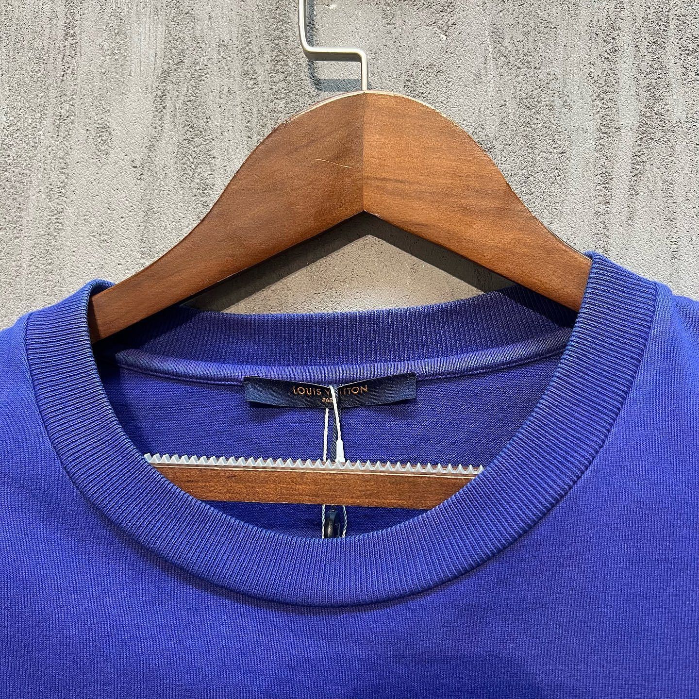 Louis Vuitton Louis Vuitton Blue Staple Edition T-Shirt Size L Size US L / EU 52-54 / 3 - 5 Thumbnail