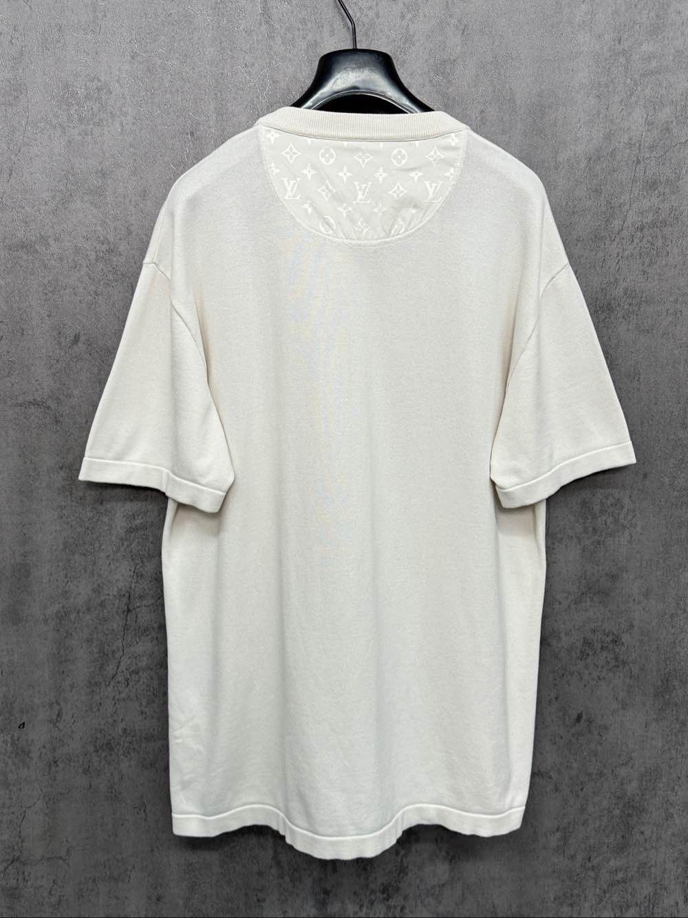 Louis Vuitton Louis Vuitton Monogram Pocket T-Shirt White Size L Size US L / EU 52-54 / 3 - 2 Thumbnail