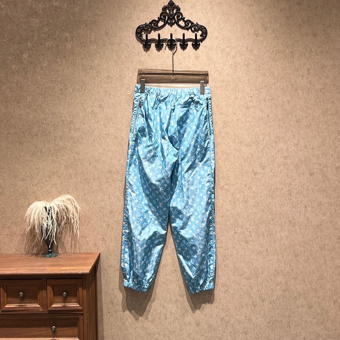 Louis Vuitton Louis Vuitton Monogram Joggers Size 34 Size 25" / US 0 / IT 36 - 2 Thumbnail