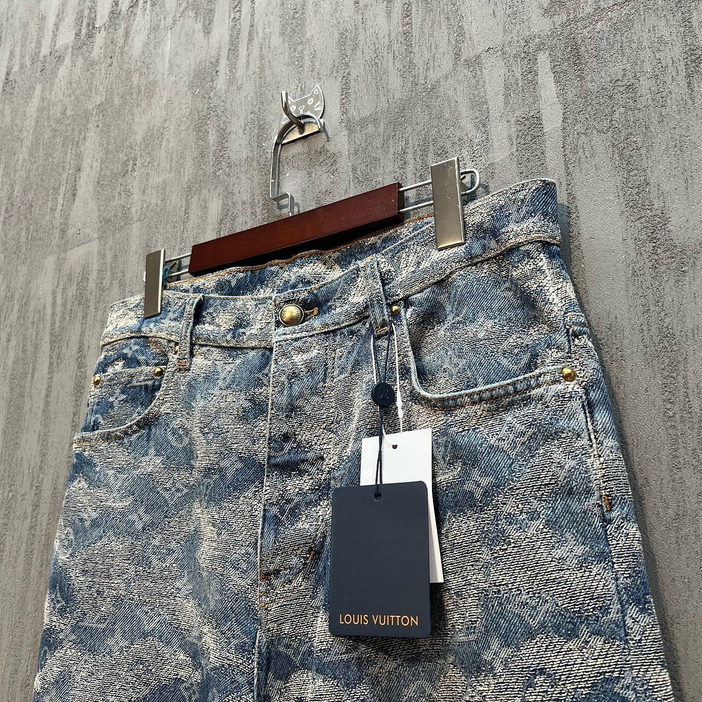 Louis Vuitton Louis Vuitton Monogram Jacquard Denim Jeans Size 28 Size US 28 / EU 44 - 7 Thumbnail