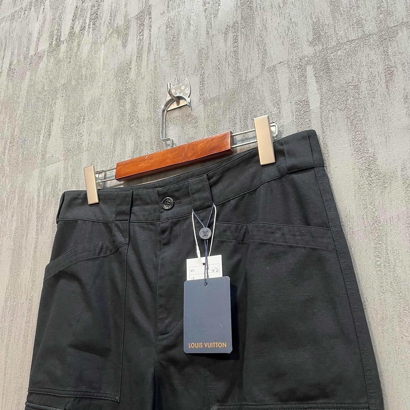 Louis Vuitton Louis Vuitton Cargo Shorts Size 42 Size US 26 / EU 42 - 7 Thumbnail