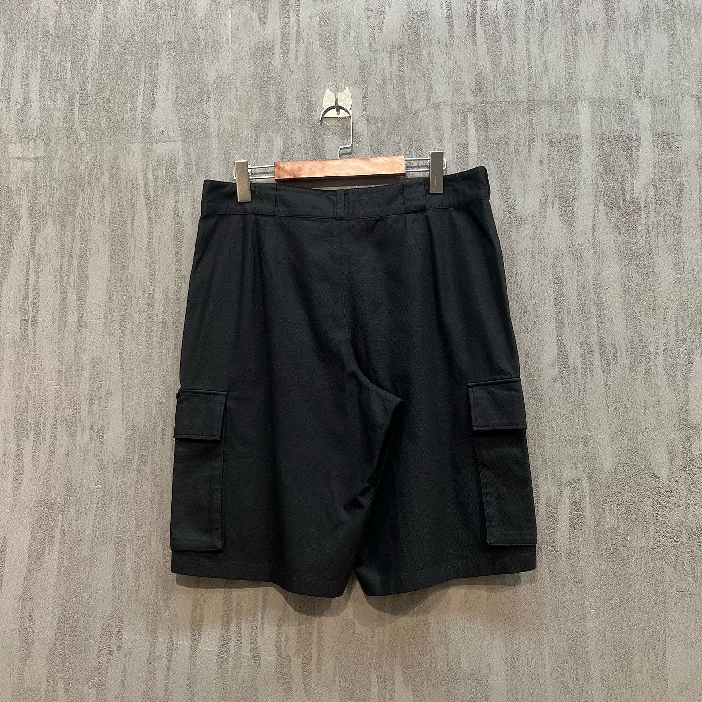 Louis Vuitton Louis Vuitton Cargo Shorts Size 42 Size US 26 / EU 42 - 2 Thumbnail