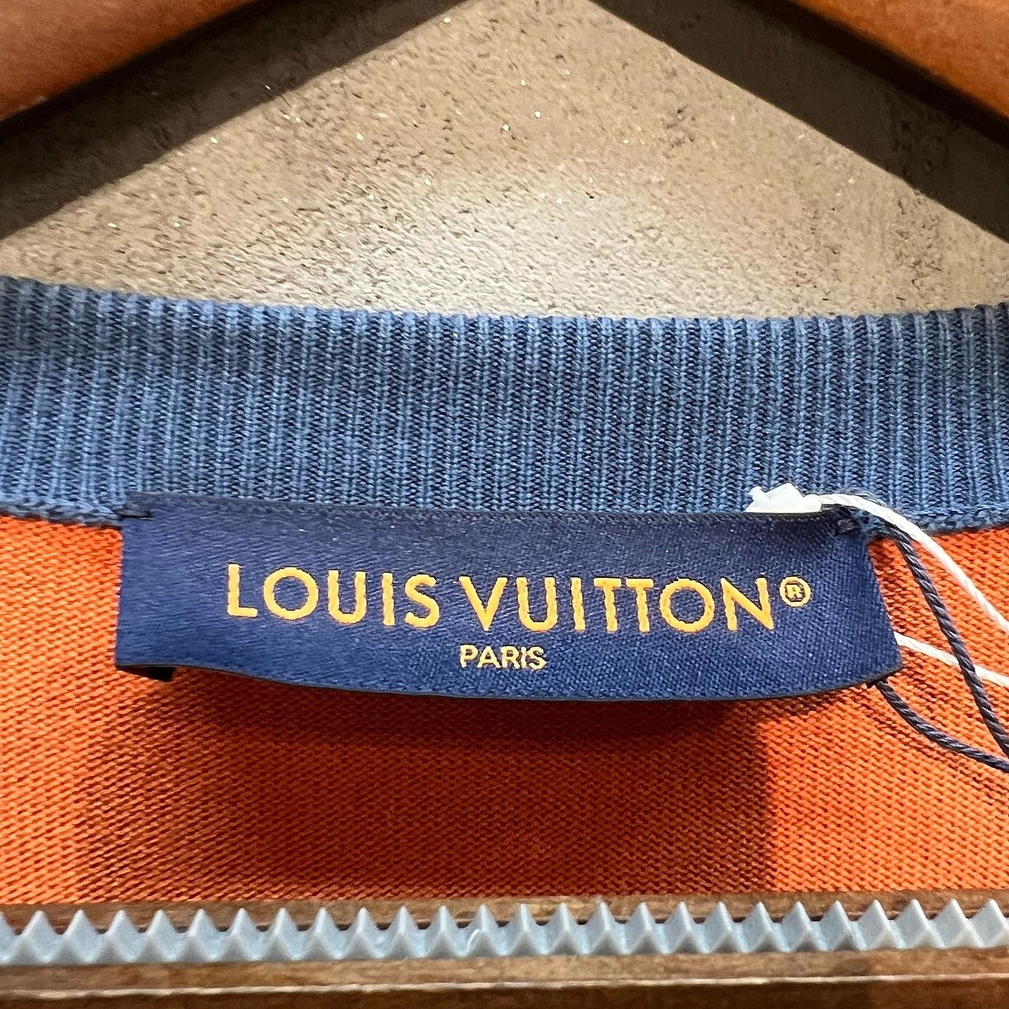 Louis Vuitton Louis Vuitton Striped Logo T-Shirt XL Size US XL / EU 56 / 4 - 3 Thumbnail