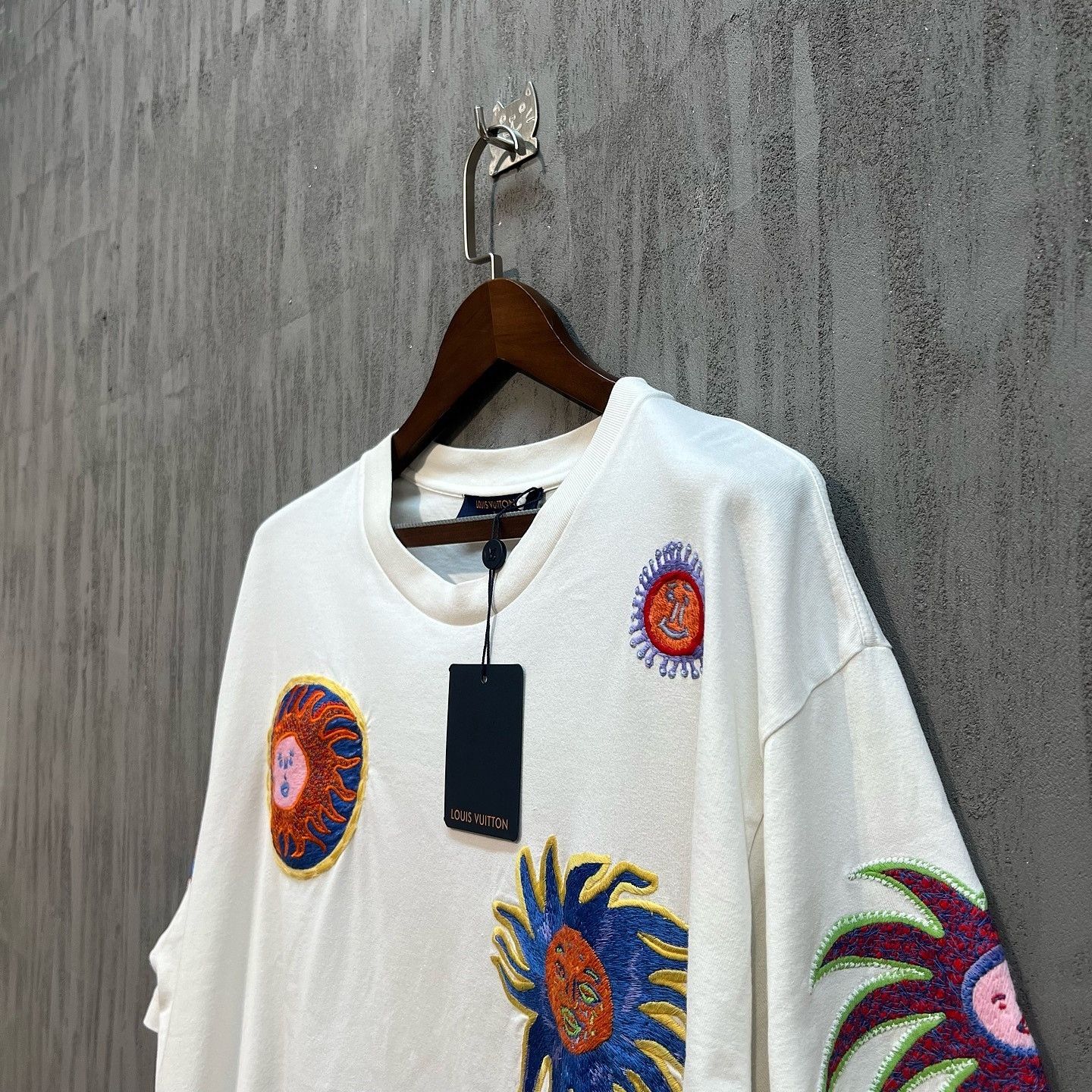 Louis Vuitton Louis Vuitton x Yayoi Kusama Embroidered T-Shirt Size XXL Size US XXL / EU 58 / 5 - 6 Thumbnail