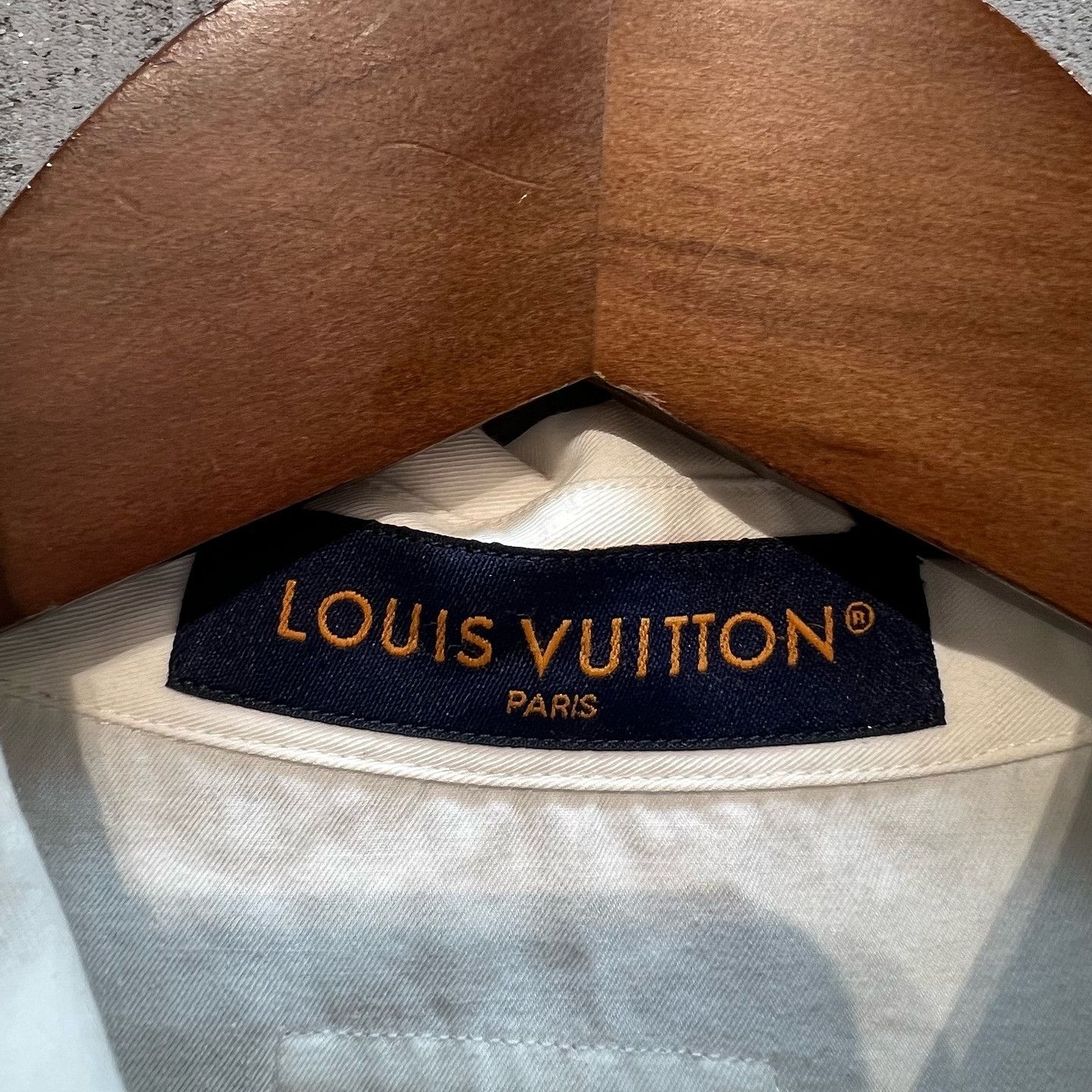 Louis Vuitton Louis Vuitton Flower Embroidery Button Up Shirt XL Size US XL / EU 56 / 4 - 3 Thumbnail