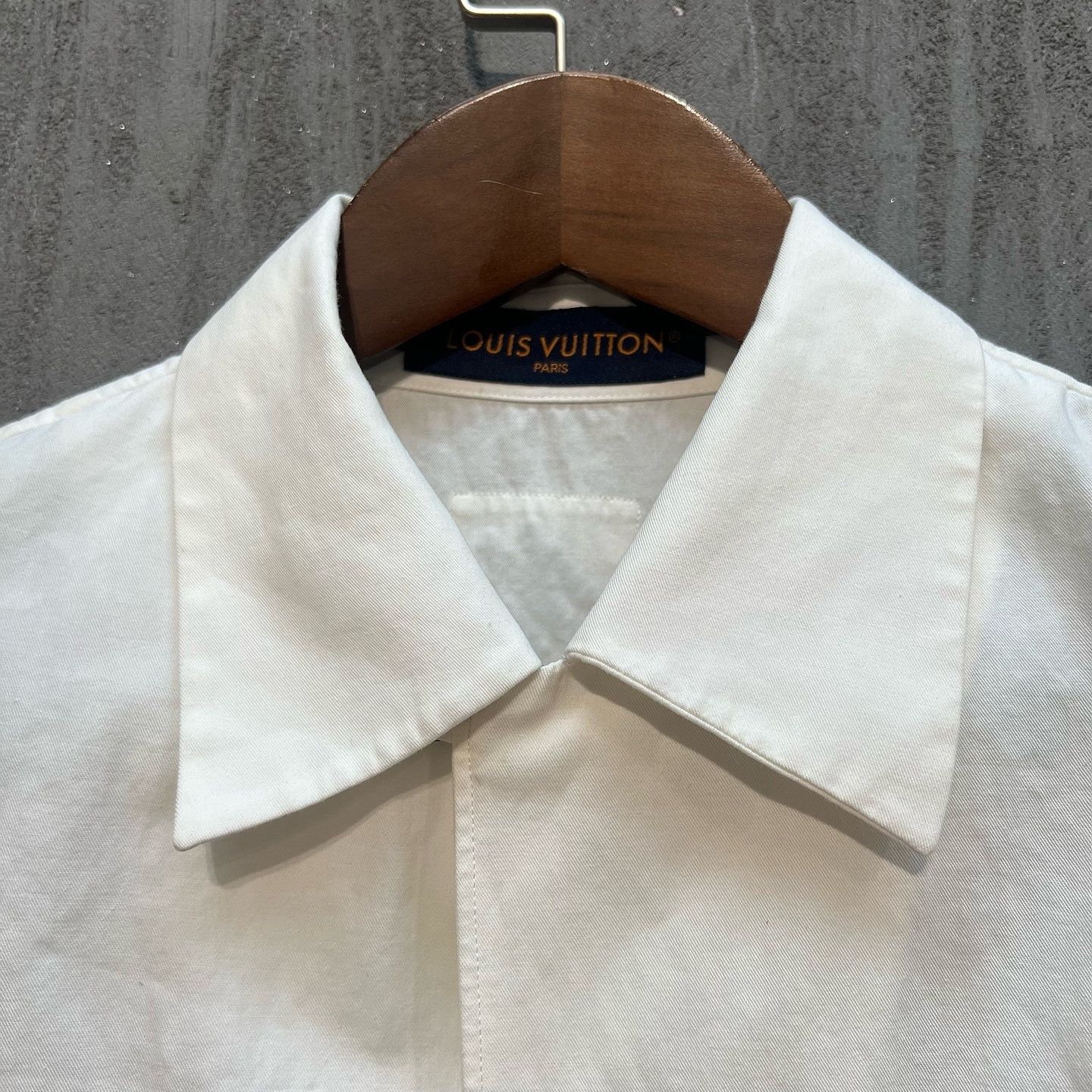 Louis Vuitton Louis Vuitton Flower Embroidery Button Up Shirt XL Size US XL / EU 56 / 4 - 8 Thumbnail
