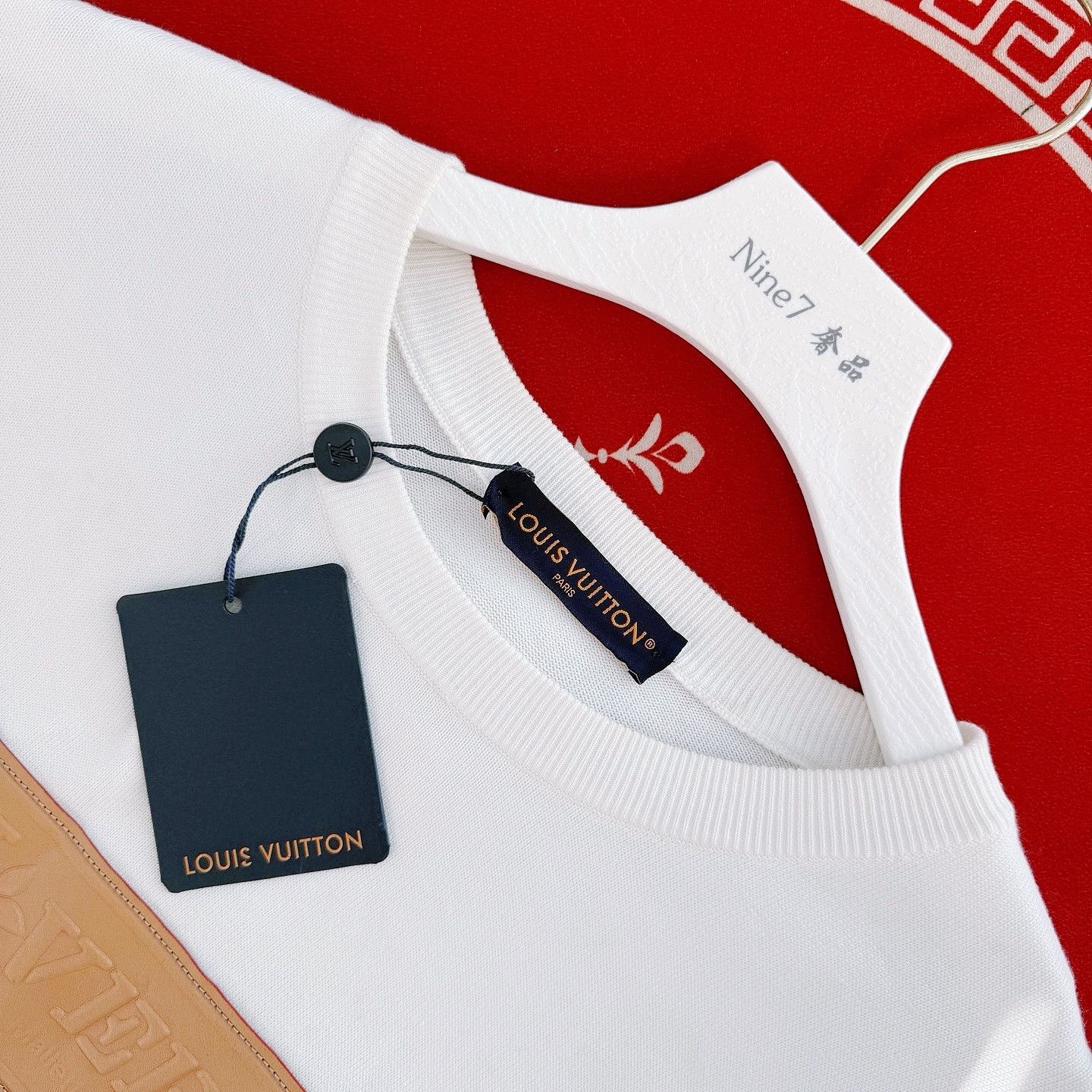 Louis Vuitton Louis Vuitton Leather Patch T-Shirt Size XXL Size US XXL / EU 58 / 5 - 3 Thumbnail