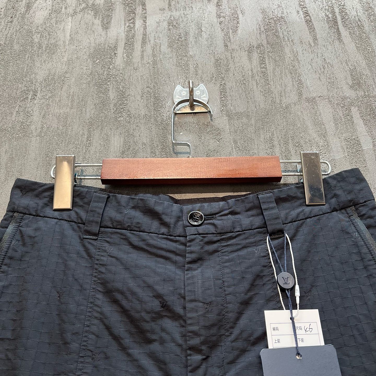 Louis Vuitton Louis Vuitton Grid Pattern Cargo Shorts Size 30 Size US 30 / EU 46 - 6 Thumbnail