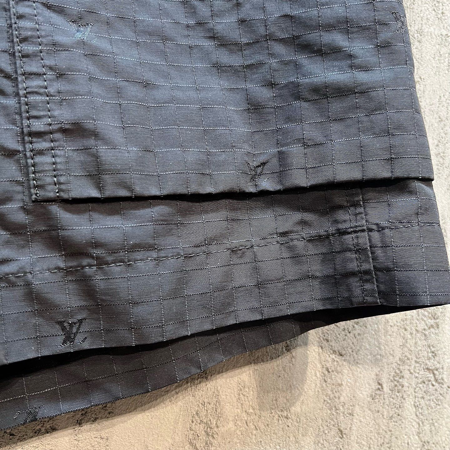 Louis Vuitton Louis Vuitton Grid Pattern Cargo Shorts Size 30 Size US 30 / EU 46 - 8 Thumbnail