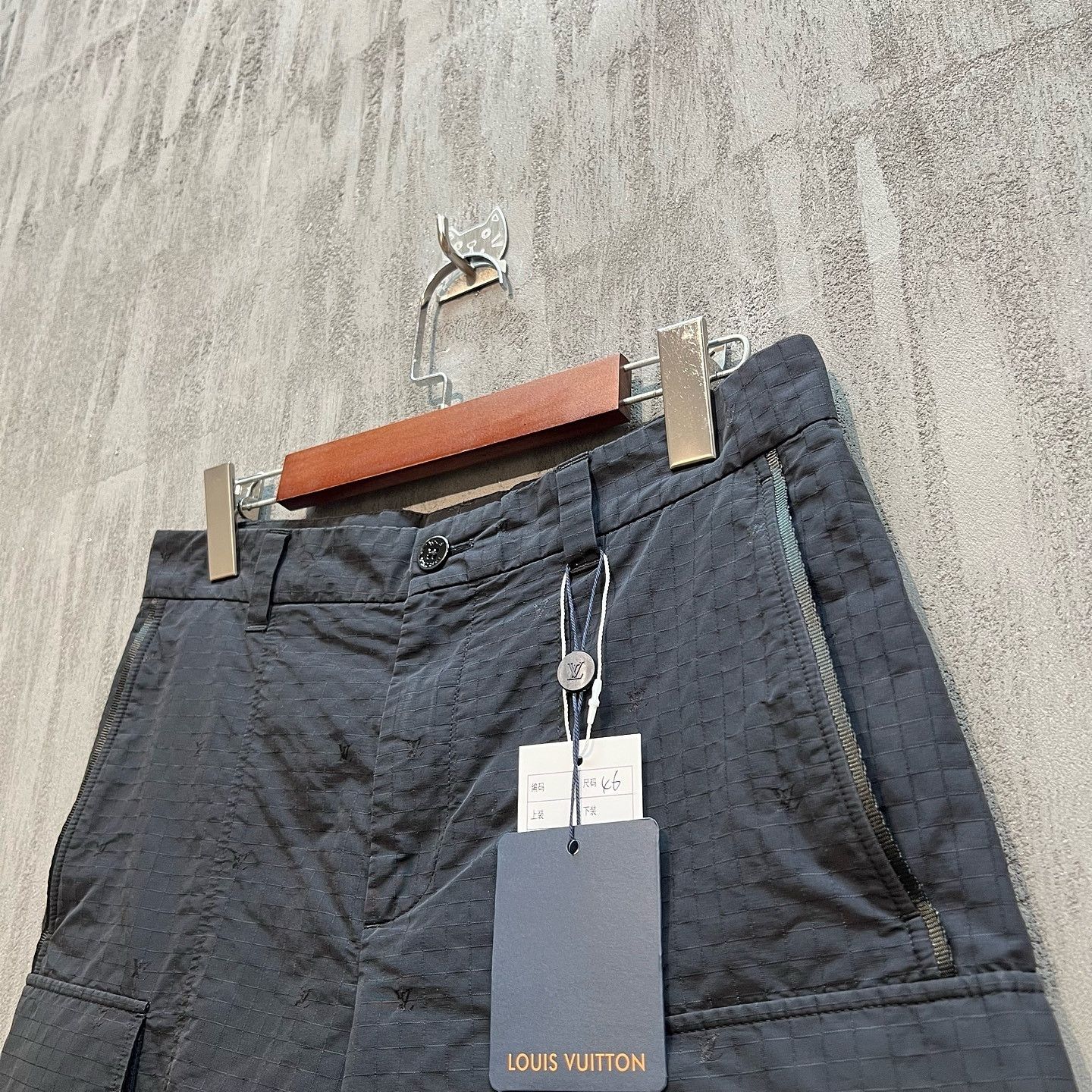 Louis Vuitton Louis Vuitton Grid Pattern Cargo Shorts Size 30 Size US 30 / EU 46 - 5 Thumbnail