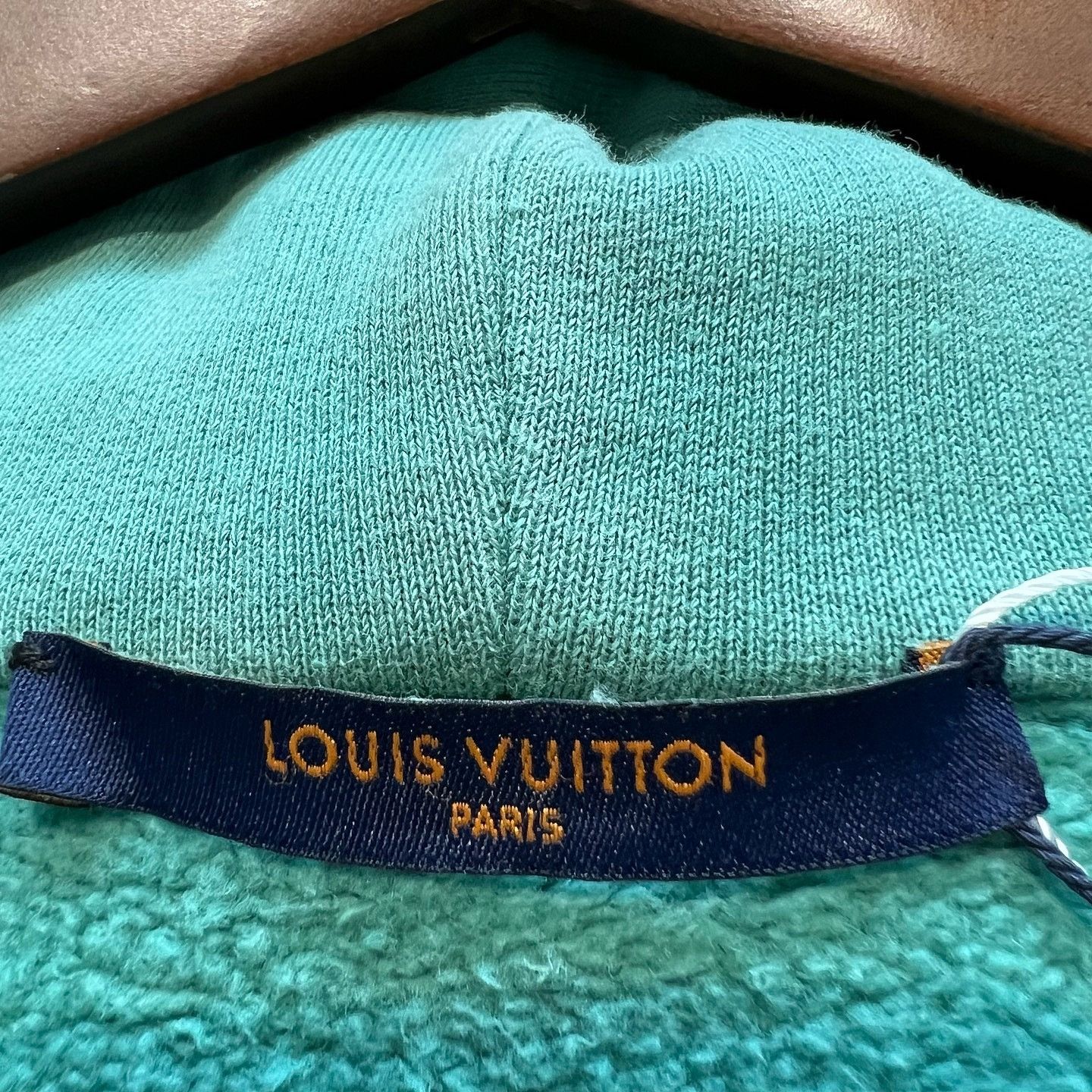 Louis Vuitton Louis Vuitton Green Logo Embroidered Hoodie Size XXL Size US XXL / EU 58 / 5 - 3 Thumbnail