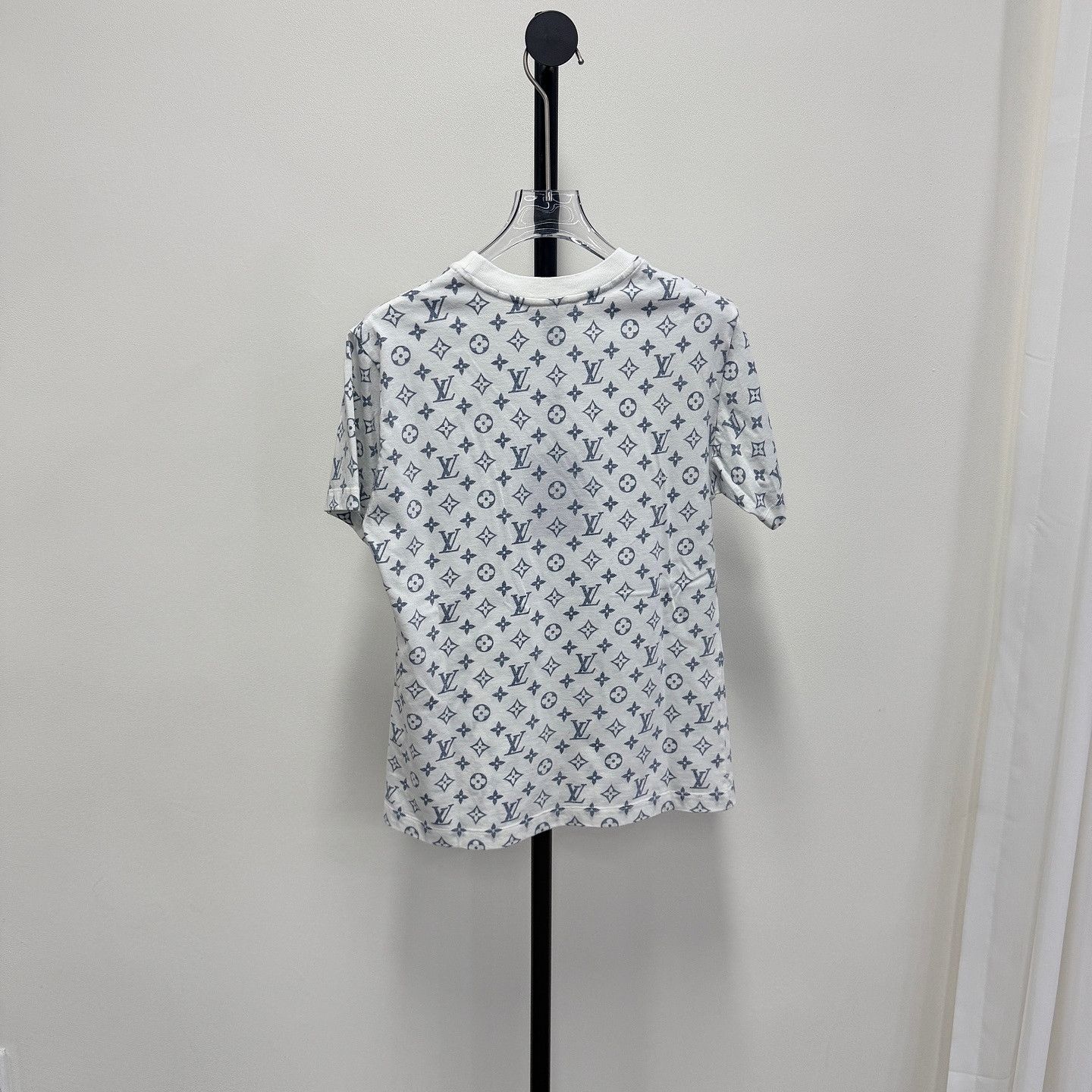 Louis Vuitton Louis Vuitton Monogram Print T-Shirt XS Size XS / US 0-2 / IT 36-38 - 2 Thumbnail