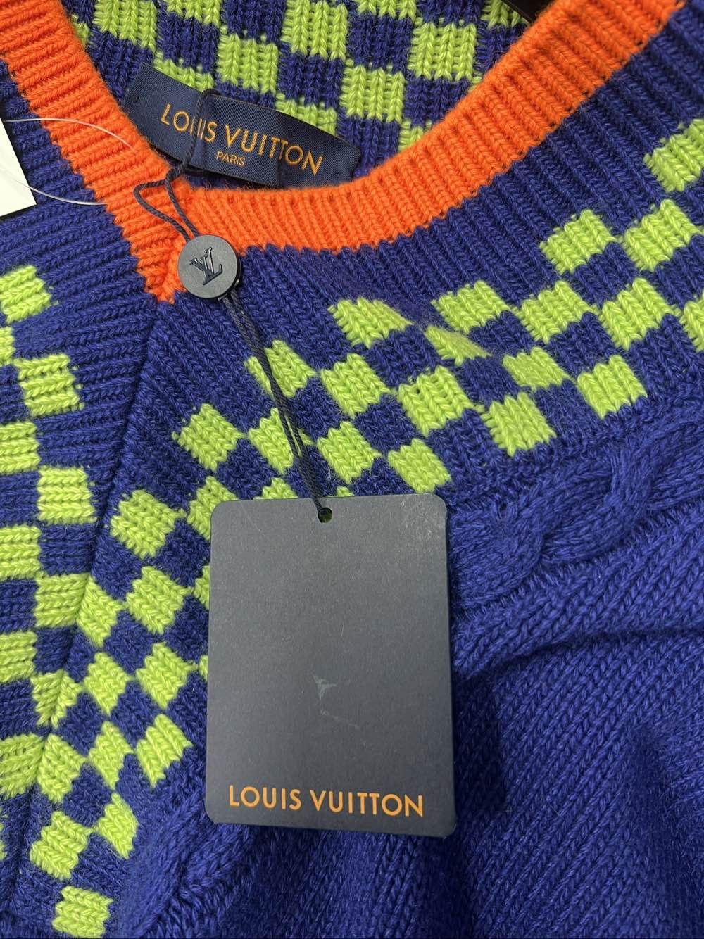 Louis Vuitton Louis Vuitton Damier V-Neck Sweater Size XXL Size US XXL / EU 58 / 5 - 5 Thumbnail