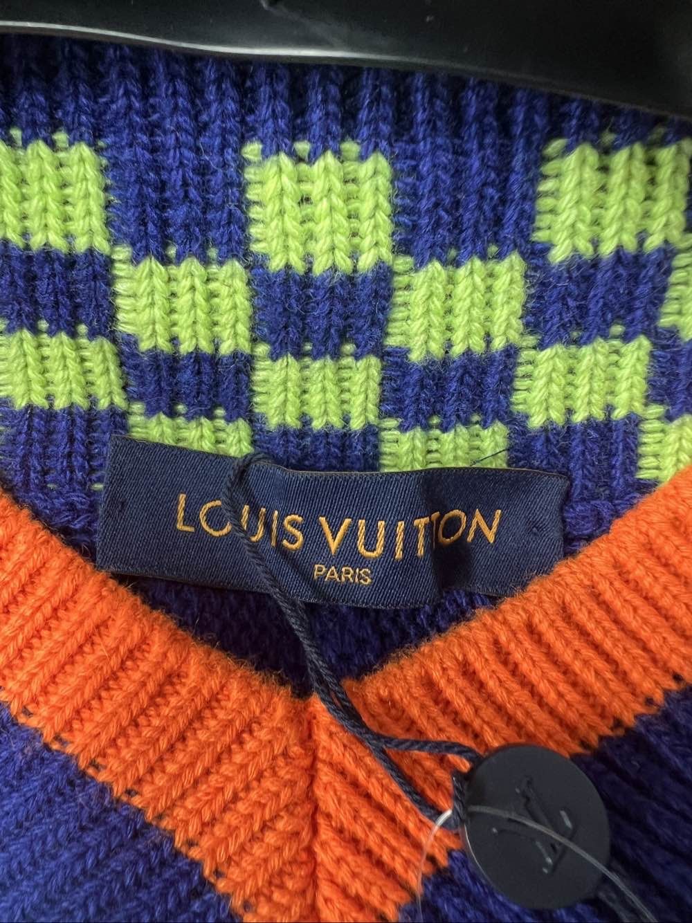 Louis Vuitton Louis Vuitton Damier V-Neck Sweater Size XXL Size US XXL / EU 58 / 5 - 3 Thumbnail