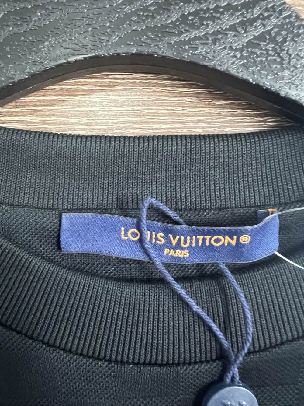 Louis Vuitton Louis Vuitton Paris Logo Short Sleeve T-Shirt Size M Size US M / EU 48-50 / 2 - 3 Thumbnail
