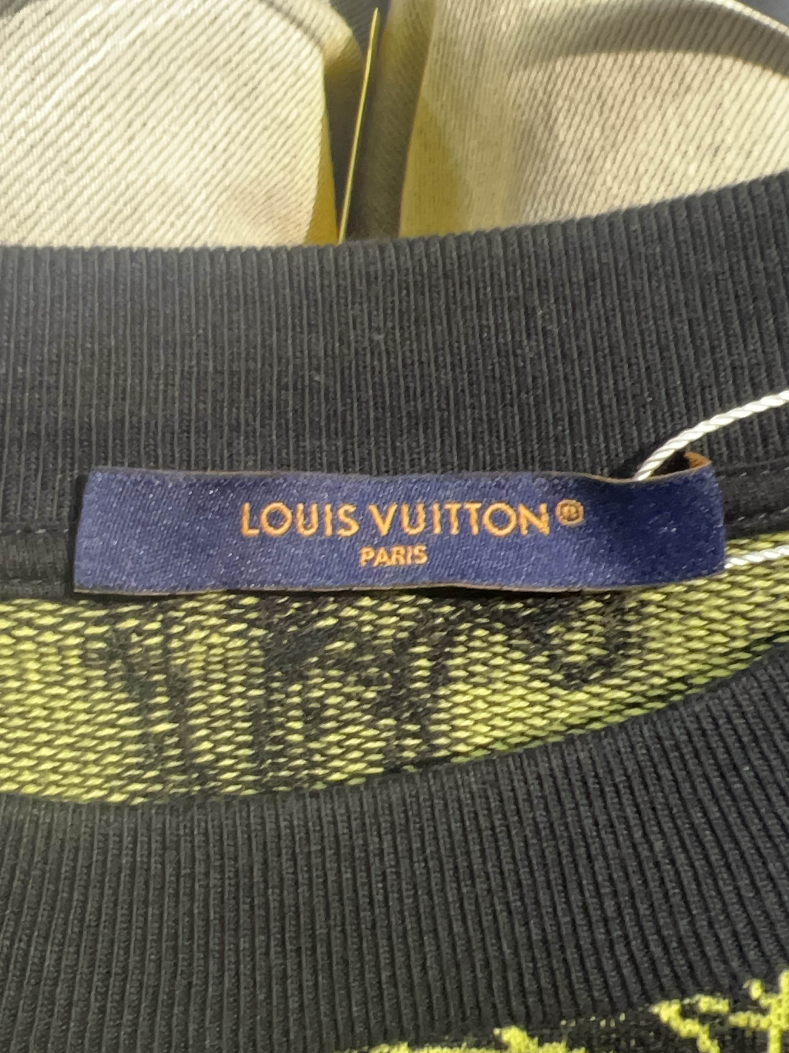 Louis Vuitton Louis Vuitton Neon Monogram Sweater Size L Size US L / EU 52-54 / 3 - 3 Thumbnail