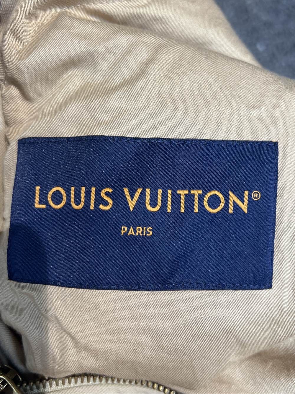 Louis Vuitton Louis Vuitton Monogram Logo Zip Jacket Size 52 Size US L / EU 52-54 / 3 - 3 Thumbnail
