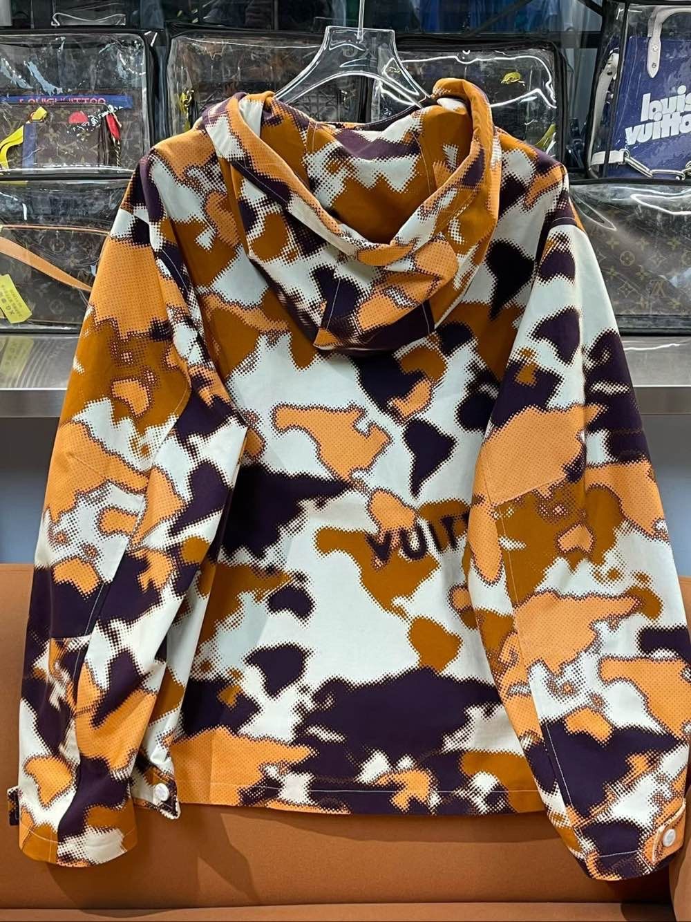 Louis Vuitton Louis Vuitton Orange Camo Hooded Jacket Size L Size US L / EU 52-54 / 3 - 2 Thumbnail