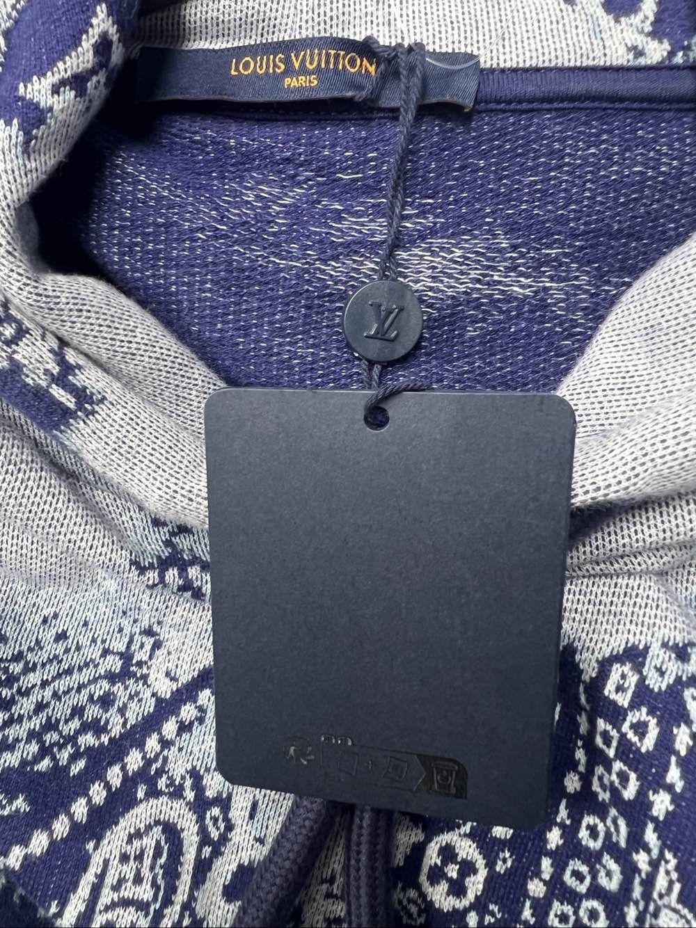 Louis Vuitton Louis Vuitton Monogram Bandana Hoodie T-Shirt Size L Size US L / EU 52-54 / 3 - 5 Thumbnail