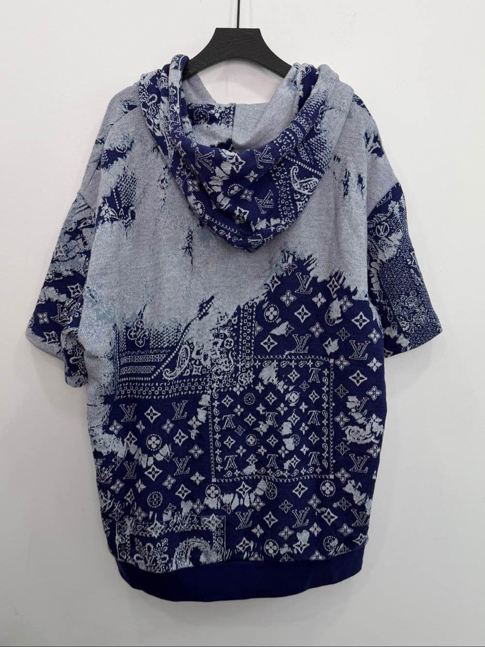 Louis Vuitton Louis Vuitton Monogram Bandana Hoodie T-Shirt Size L Size US L / EU 52-54 / 3 - 2 Thumbnail