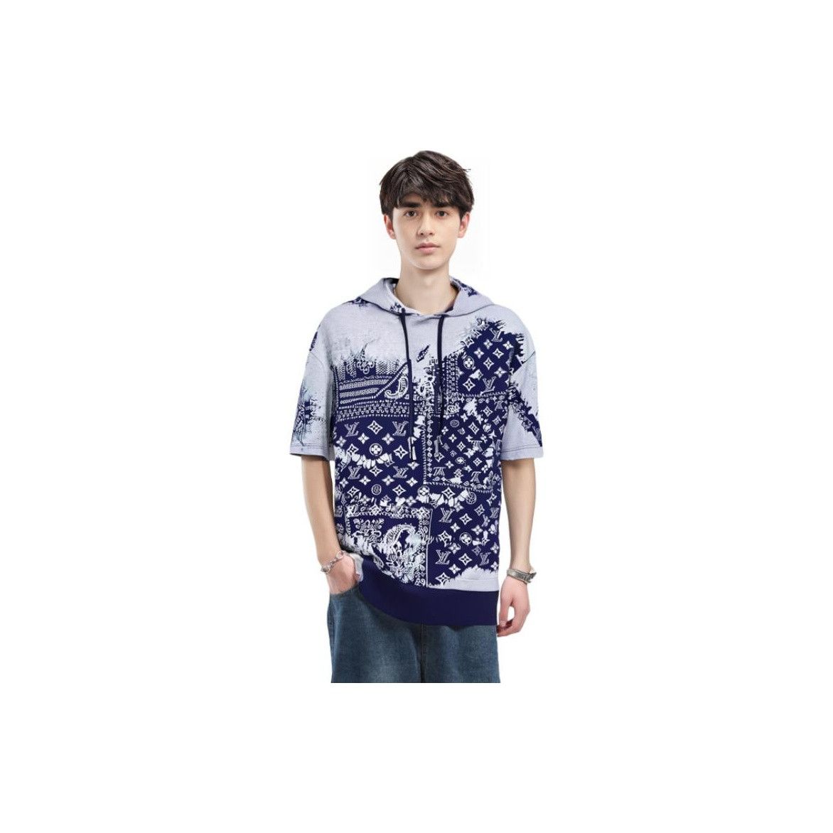 Louis Vuitton Louis Vuitton Monogram Bandana Hoodie T-Shirt Size L Size US L / EU 52-54 / 3 - 7 Thumbnail