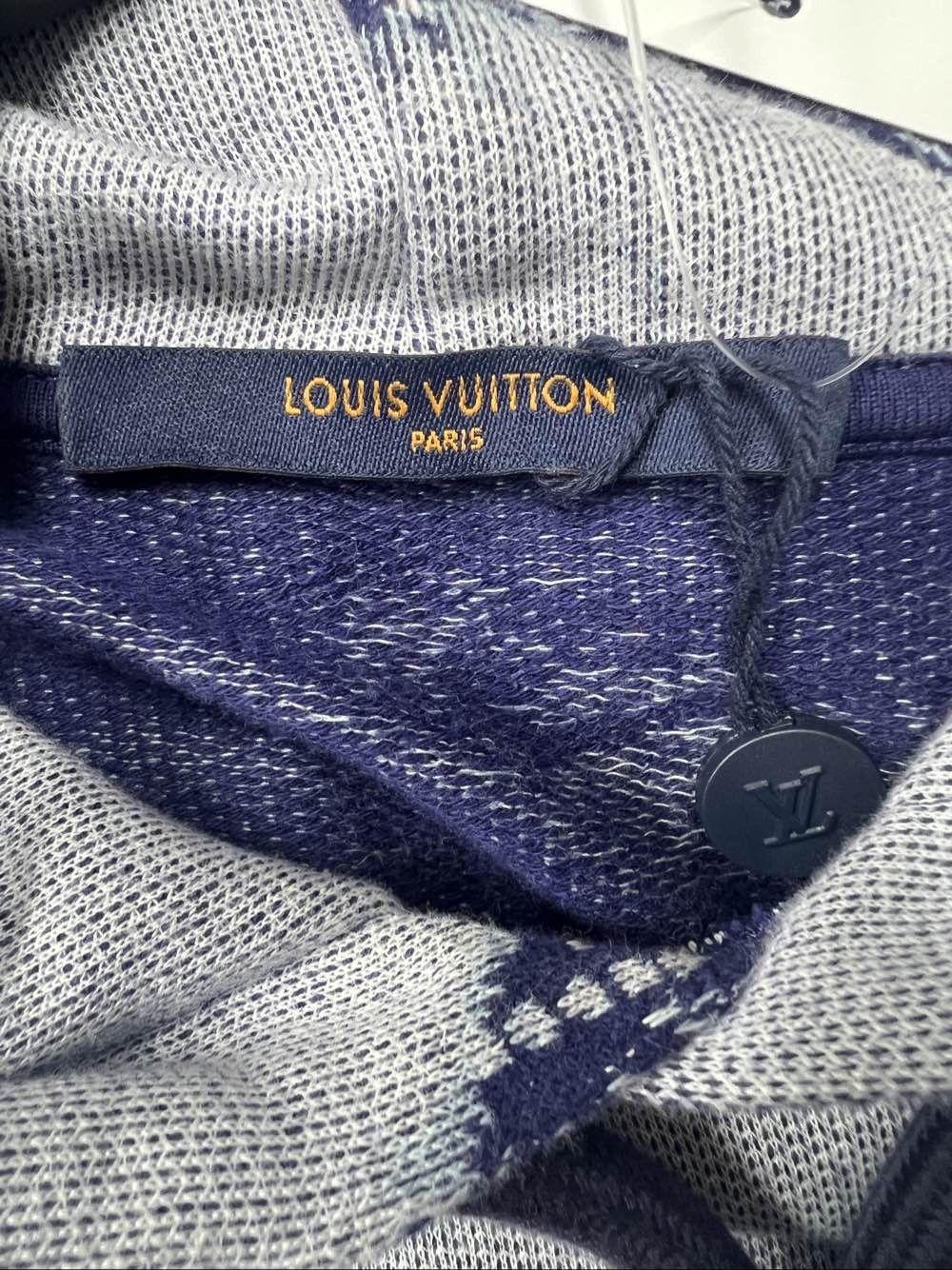 Louis Vuitton Louis Vuitton Monogram Bandana Hoodie T-Shirt Size L Size US L / EU 52-54 / 3 - 3 Thumbnail