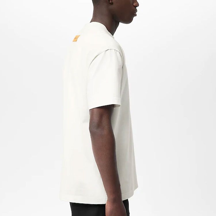 Louis Vuitton Louis Vuitton Embossed Logo T-Shirt Size M Size US M / EU 48-50 / 2 - 9 Thumbnail