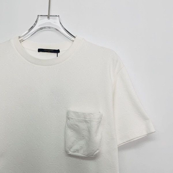 Louis Vuitton Louis Vuitton Monogram Pocket T-Shirt Size M Size US M / EU 48-50 / 2 - 5 Thumbnail