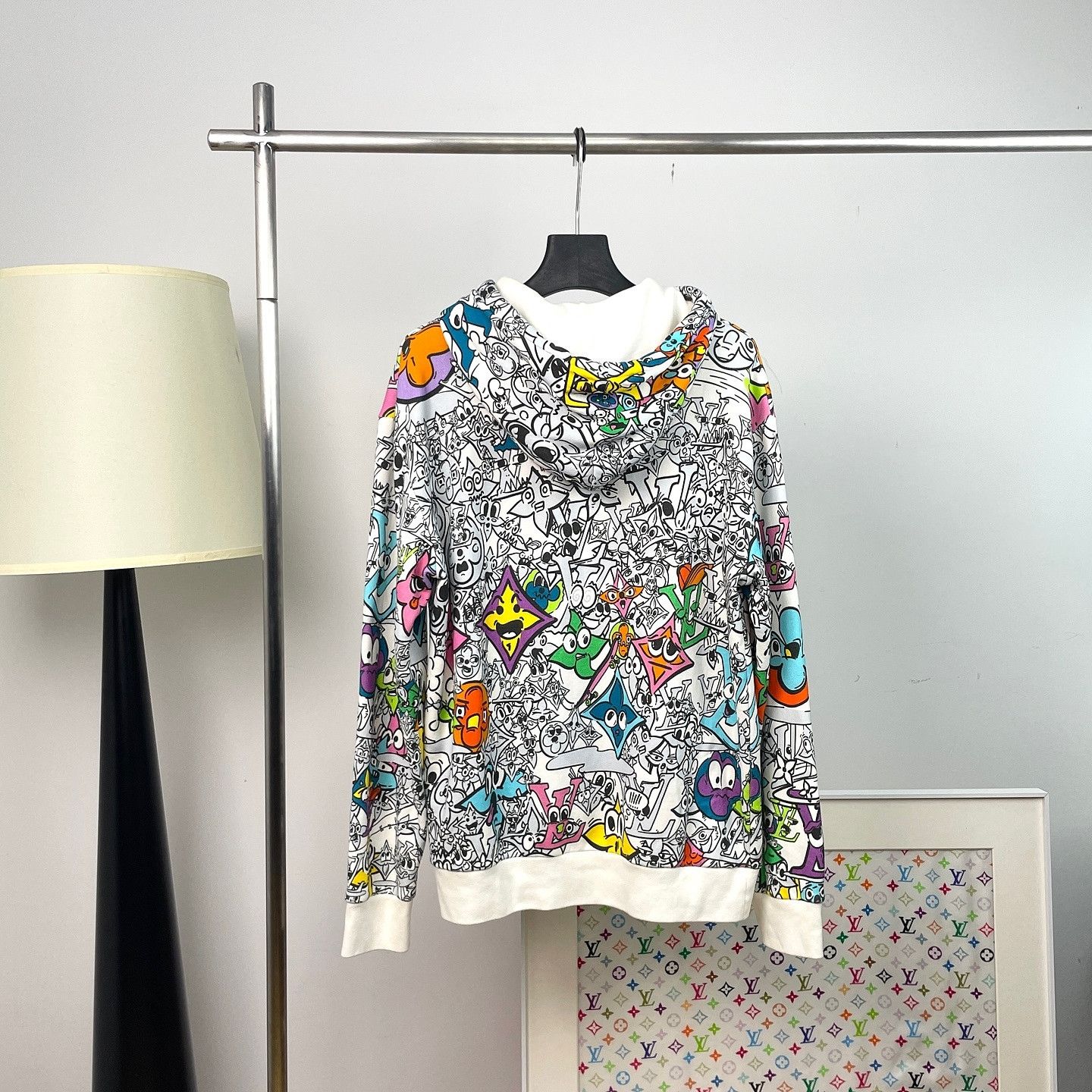 Louis Vuitton Louis Vuitton Comic Print Hoodie Size XL Size US XL / EU 56 / 4 - 2 Thumbnail