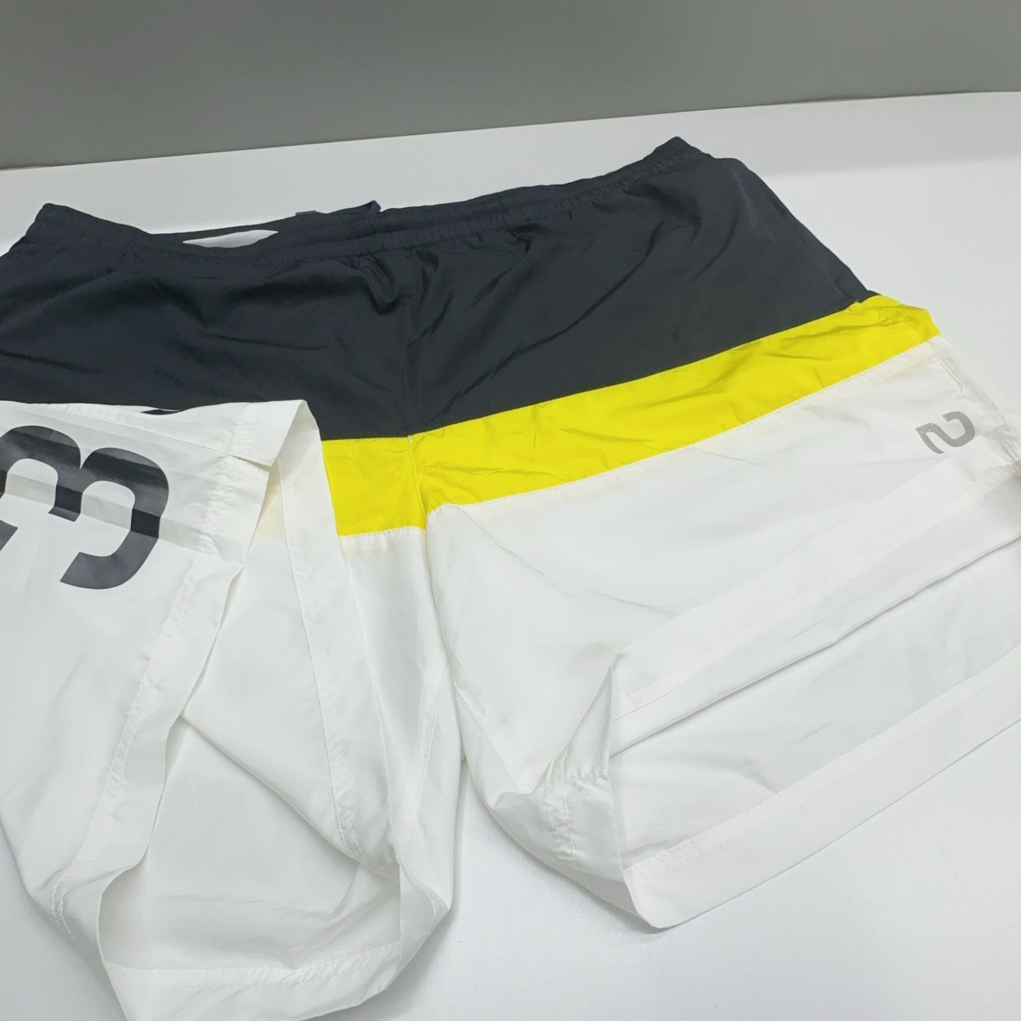 Louis Vuitton Louis Vuitton America's Cup Colorblock Shorts Size XXL Size US 38 / EU 54 - 7 Thumbnail