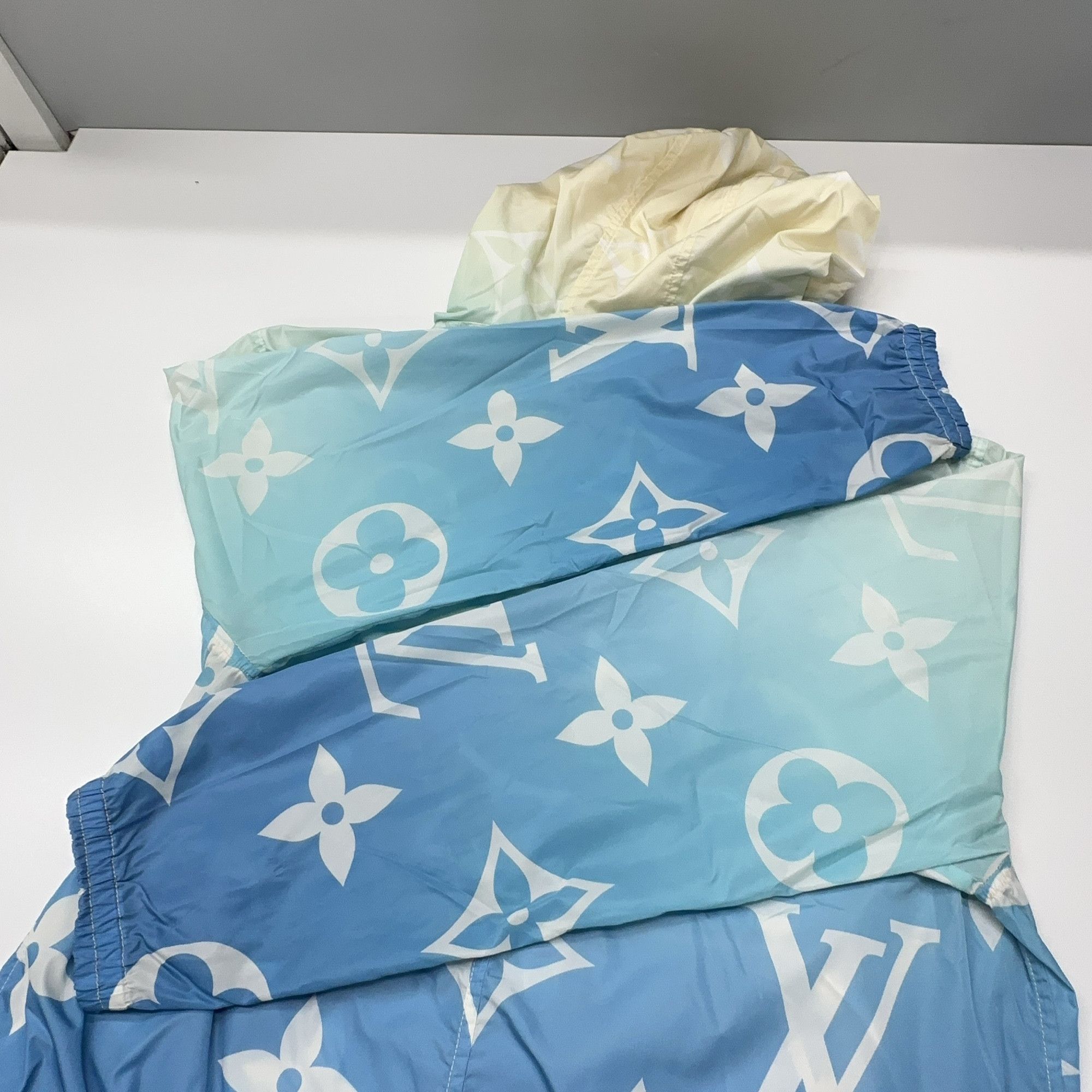 Louis Vuitton Louis Vuitton Monogram Gradient Hooded Jacket Size 36 Size XS / US 0-2 / IT 36-38 - 11 Thumbnail