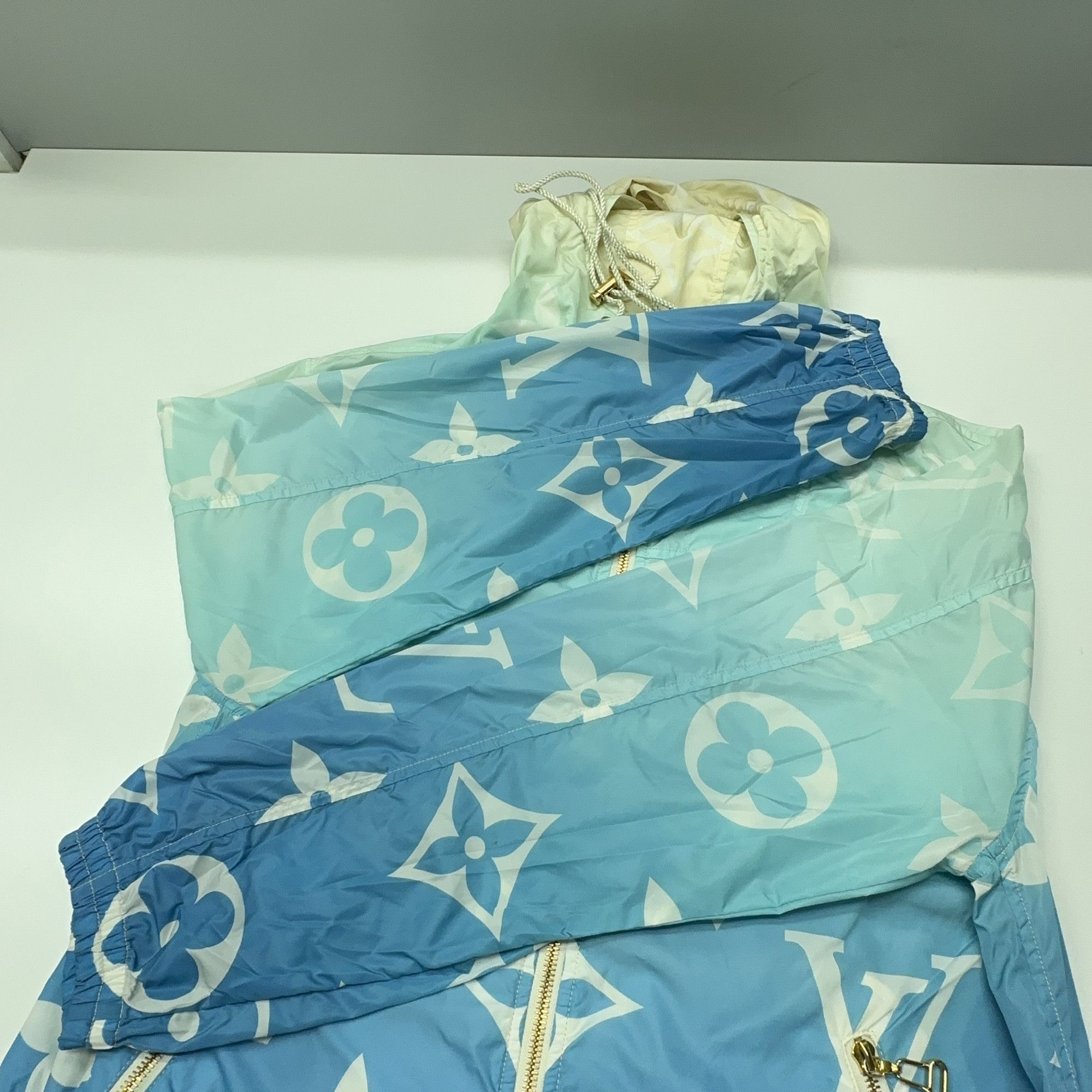 Louis Vuitton Louis Vuitton Monogram Gradient Hooded Jacket Size 36 Size XS / US 0-2 / IT 36-38 - 8 Thumbnail