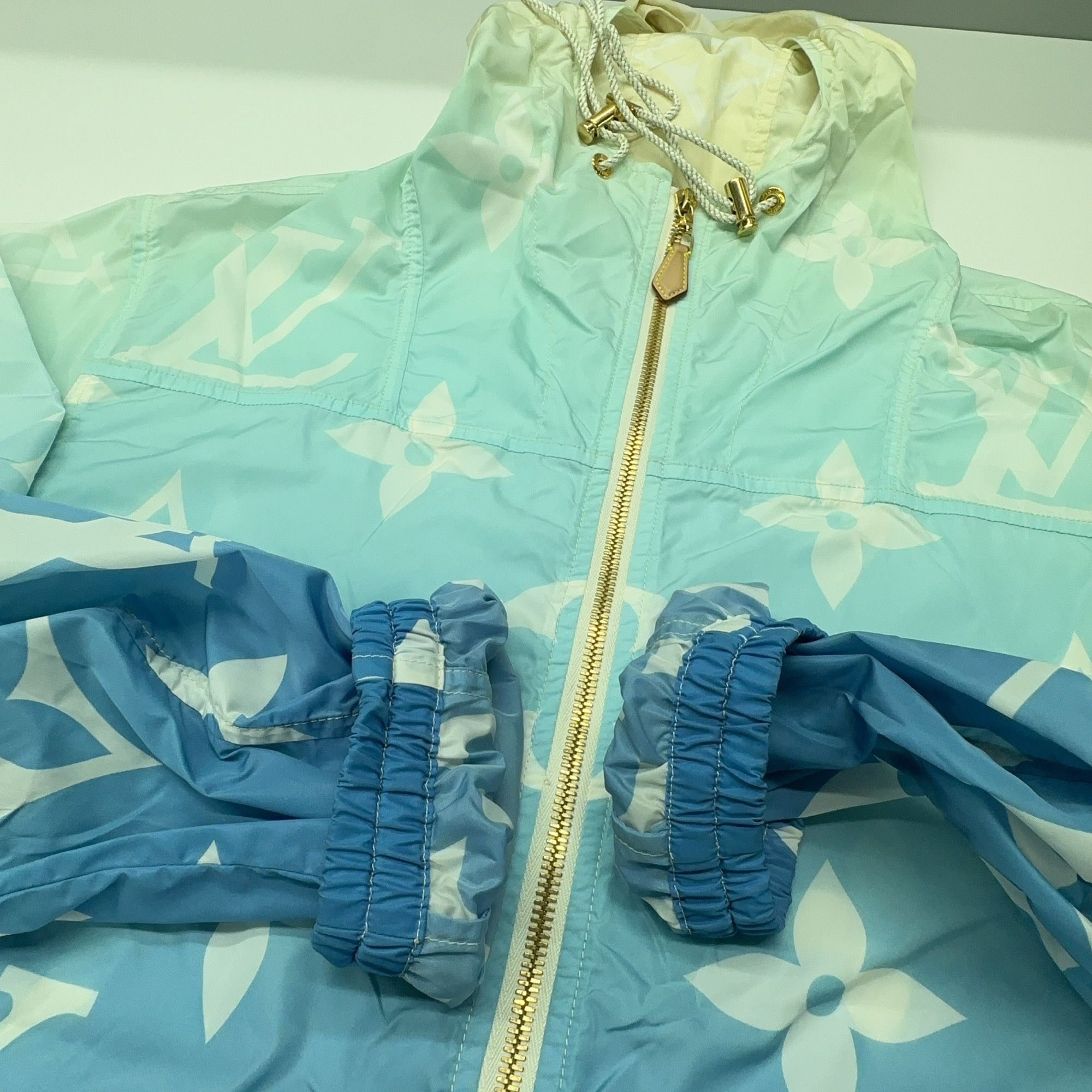 Louis Vuitton Louis Vuitton Monogram Gradient Hooded Jacket Size 36 Size XS / US 0-2 / IT 36-38 - 9 Thumbnail