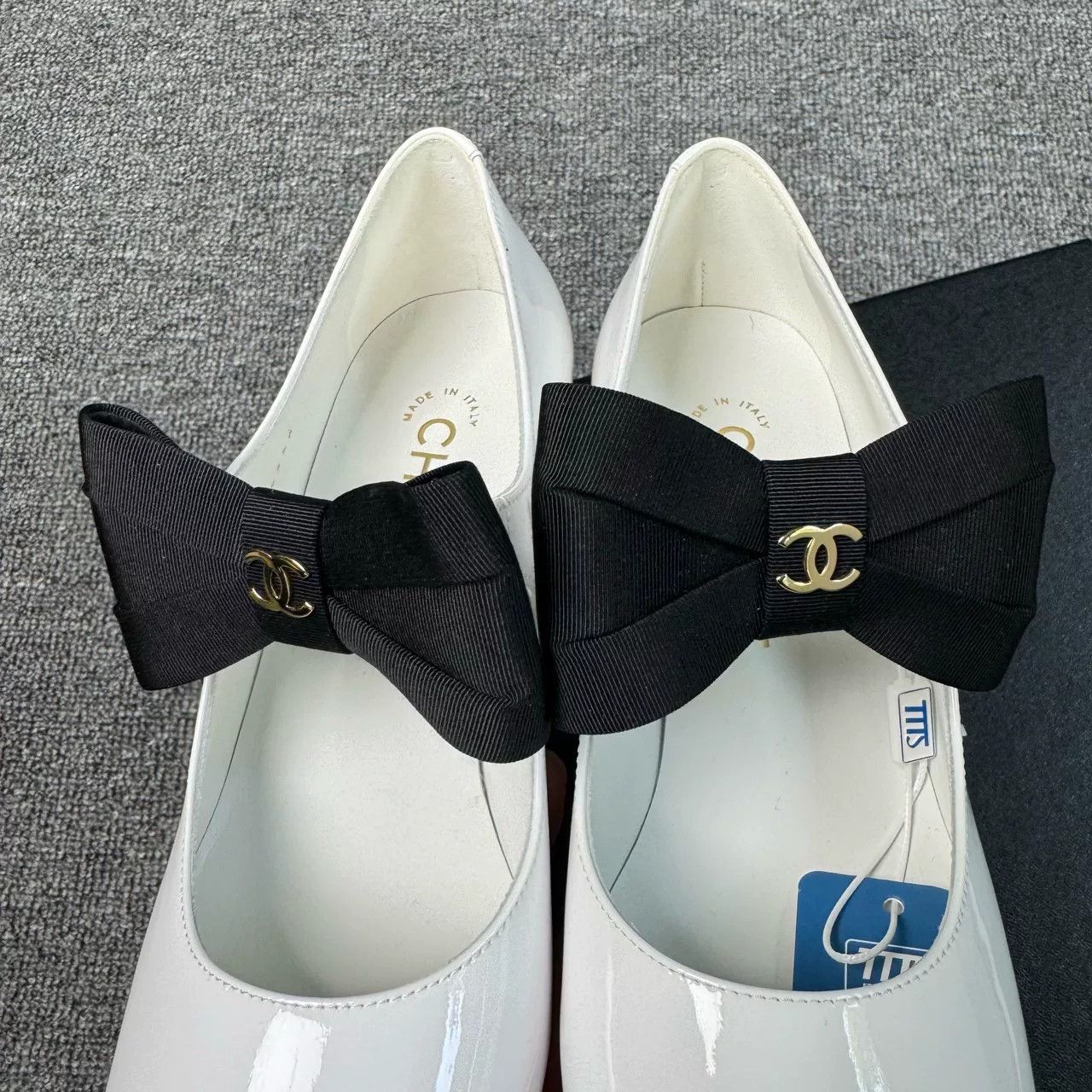 Chanel Chanel Patent Leather Block Heel Mary Jane Women's Size US 5.5 / IT 35.5 - 6 Thumbnail