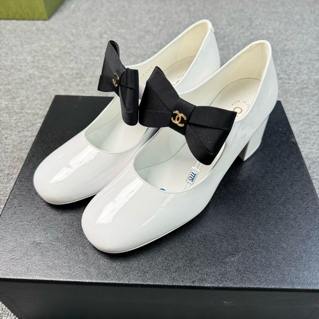 Chanel Chanel Patent Leather Block Heel Mary Jane Women's Size US 5.5 / IT 35.5 - 4 Thumbnail