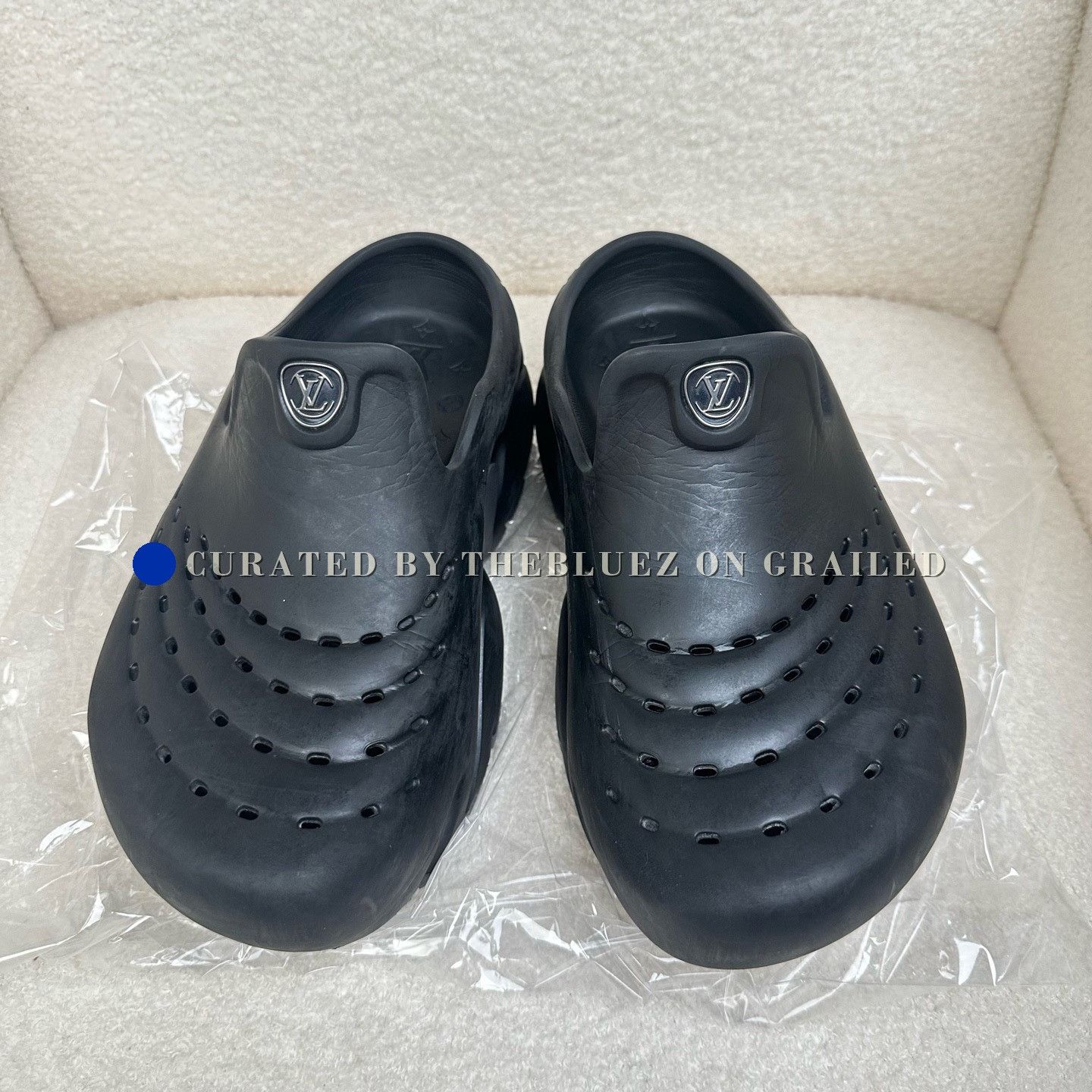 Louis Vuitton Louis Vuitton Shark Slippers Size 41 Size US 8 / EU 41 - 2 Thumbnail
