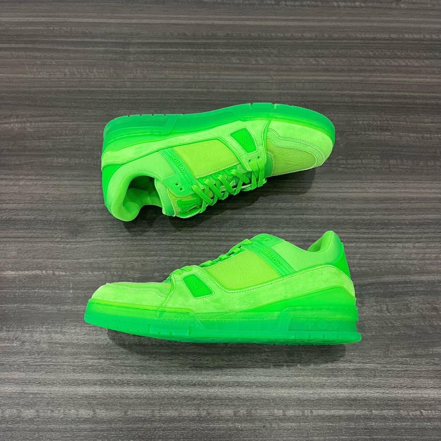 Louis Vuitton Louis Vuitton LV Trainer Neon Green Sneakers Size US 10 / EU 43 - 4 Thumbnail